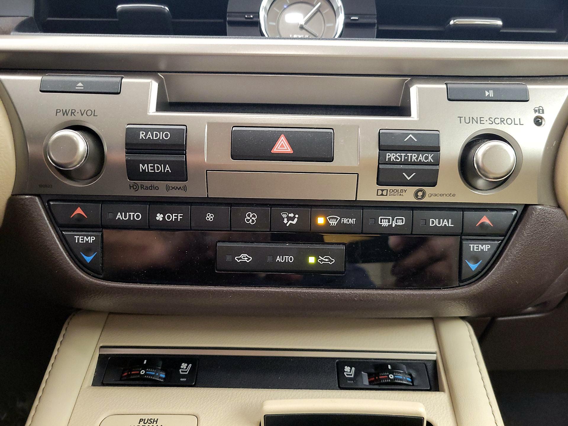 Thumbnail: 2018 Lexus ES - 17