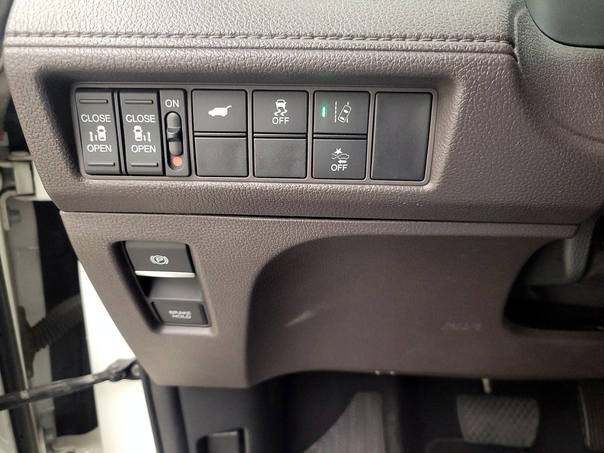 Thumbnail: 2019 Honda Odyssey - 13