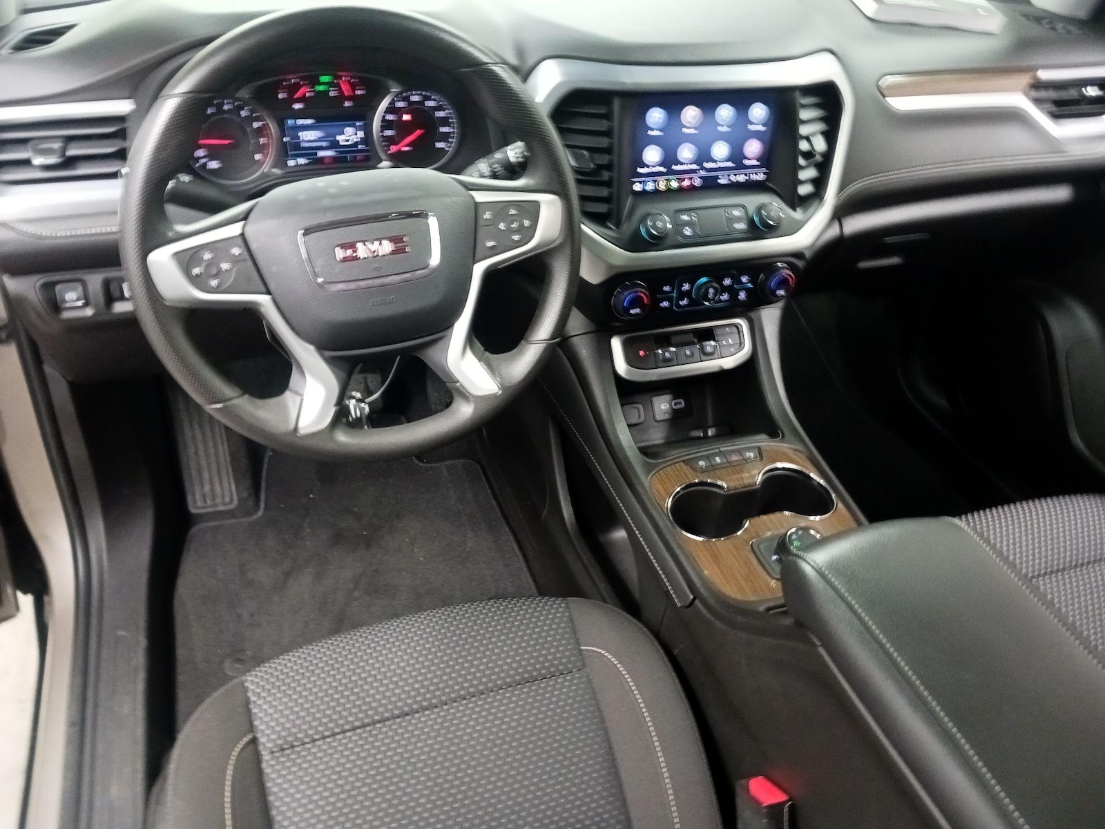 2023 GMC Acadia SLE - Photo 10