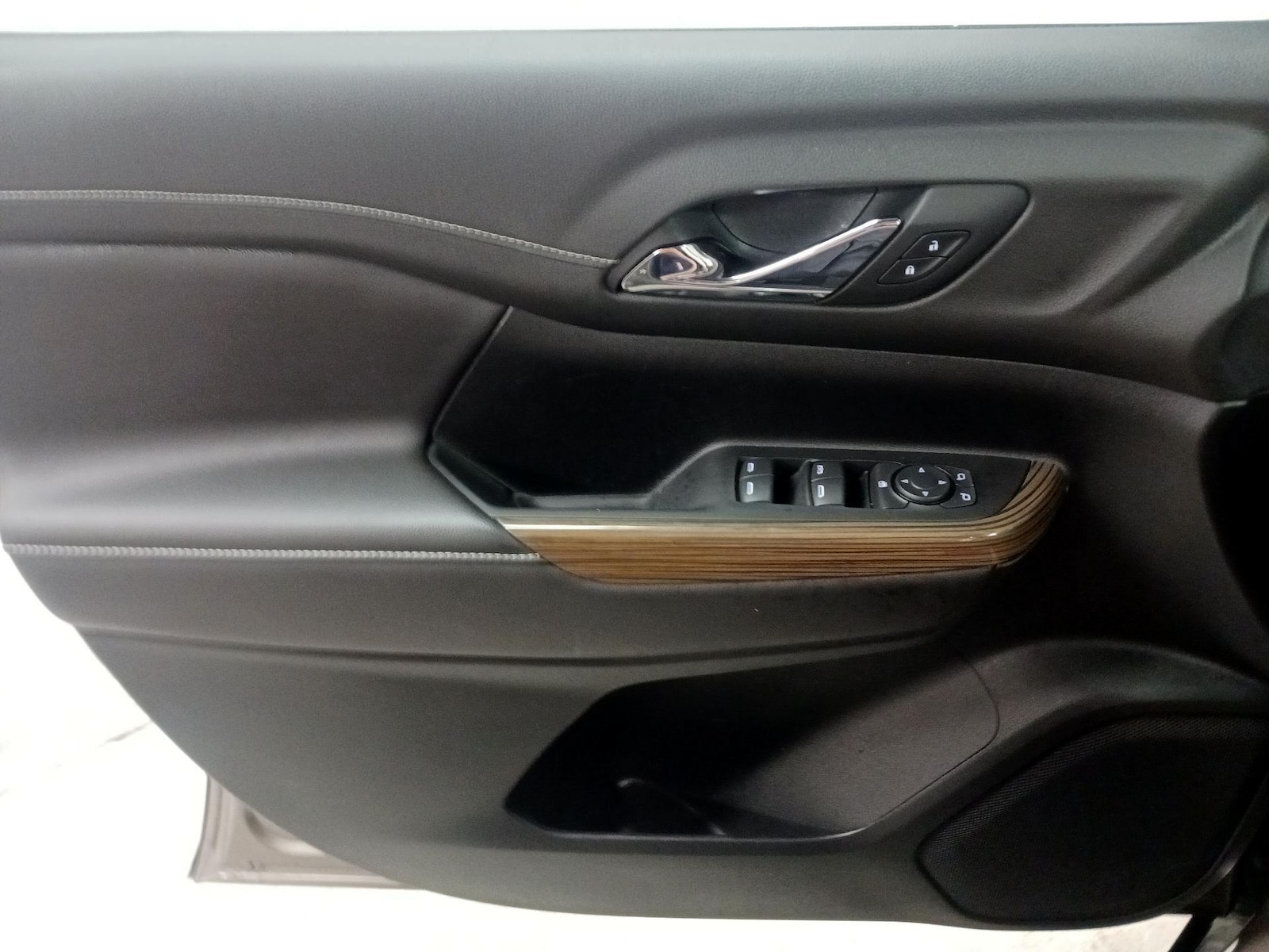 2023 GMC Acadia SLE - Photo 13