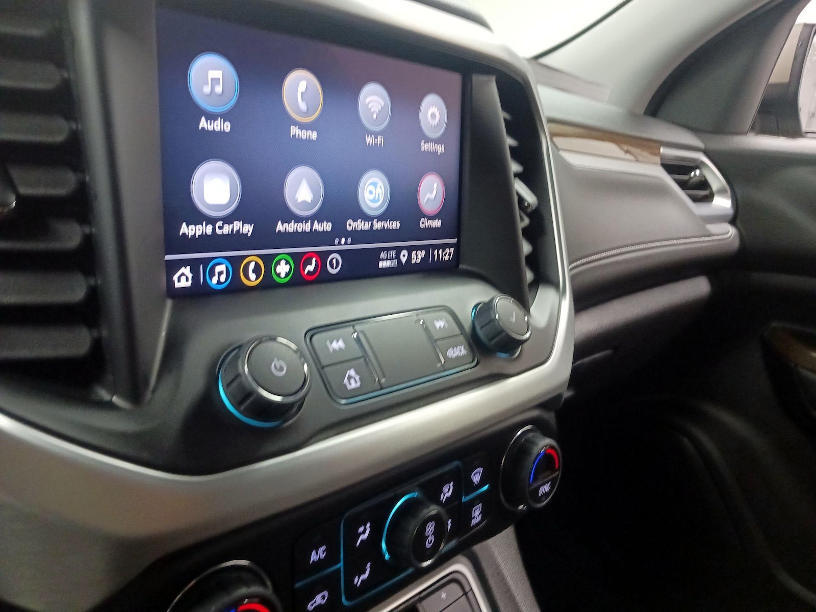 2023 GMC Acadia SLE - Photo 15