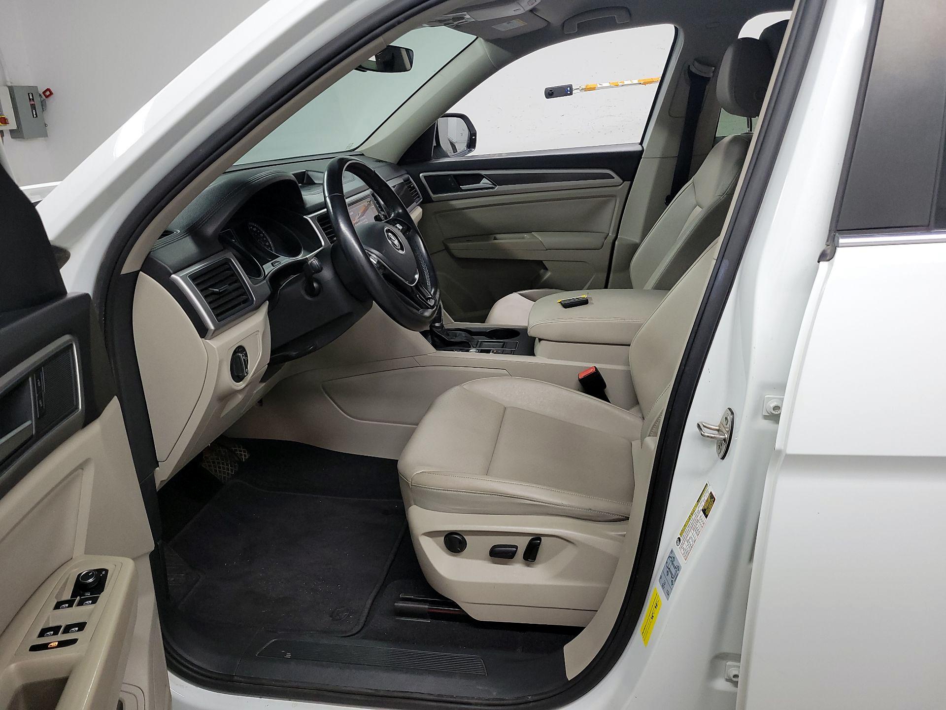 Thumbnail: 2018 Volkswagen Atlas - 11