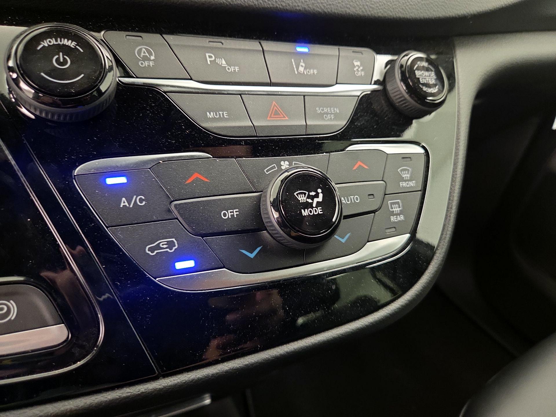 Thumbnail: 2026 Chrysler Pacifica - 16