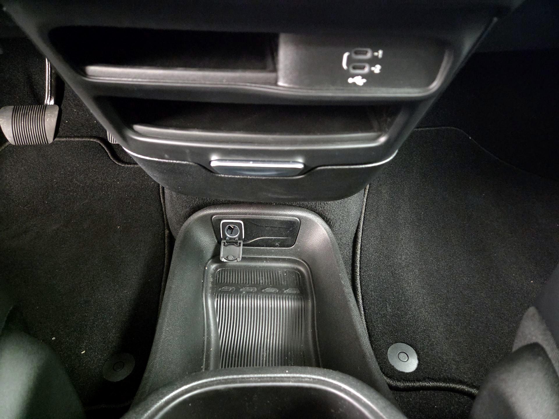 Thumbnail: 2026 Chrysler Pacifica - 18