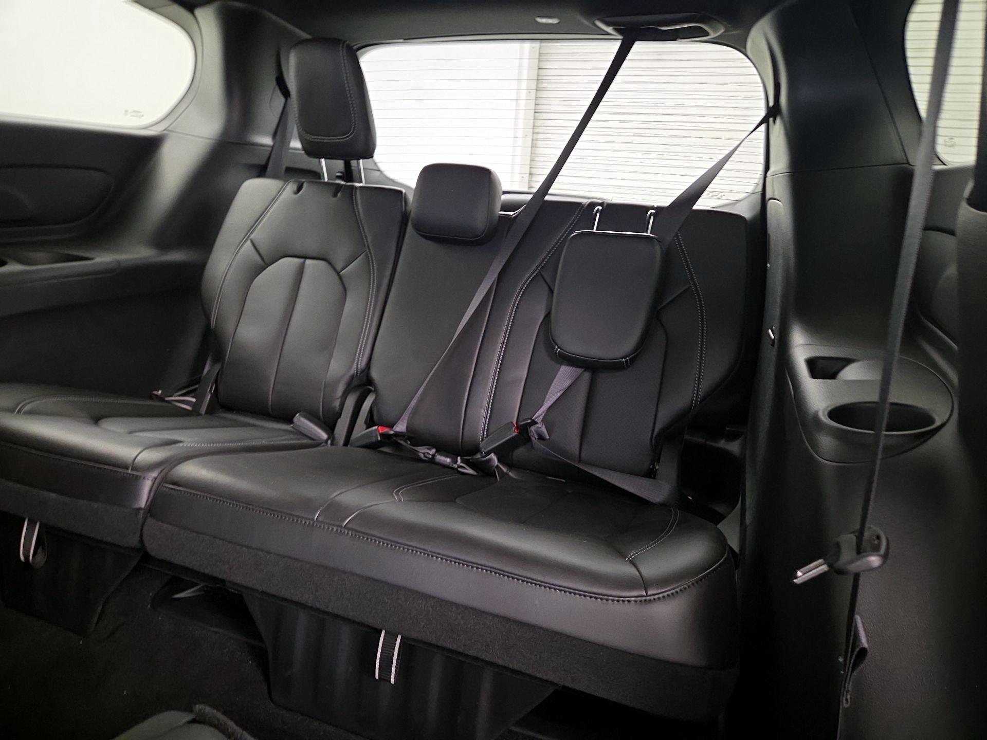 Thumbnail: 2026 Chrysler Pacifica - 20