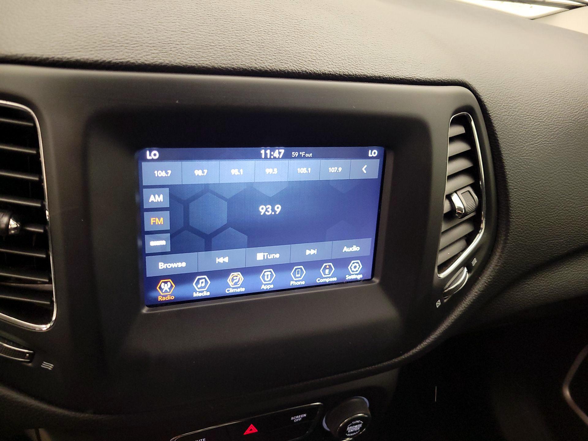 Thumbnail: 2020 Jeep Compass - 15