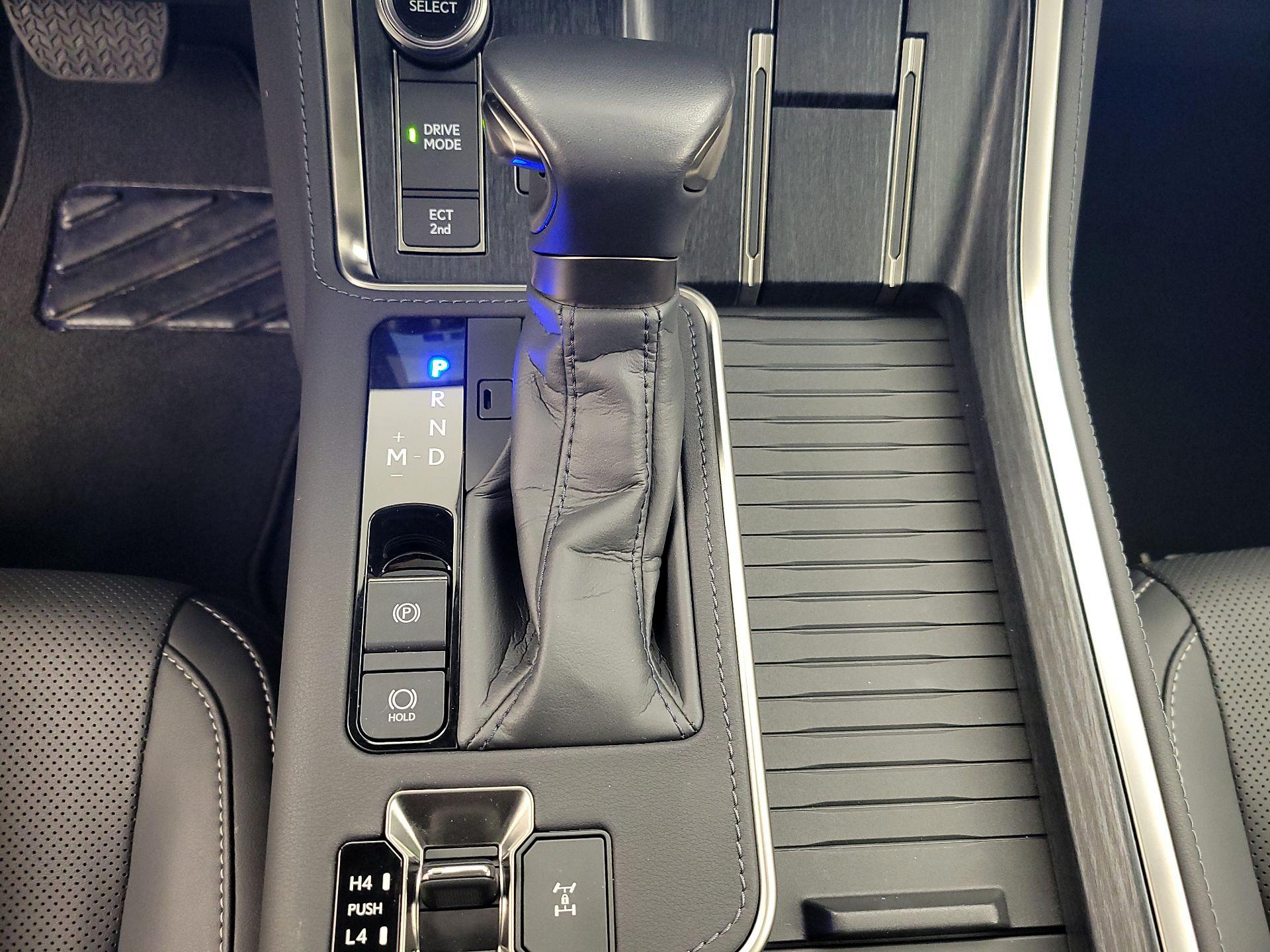 Thumbnail: 2025 Lexus GX - 18