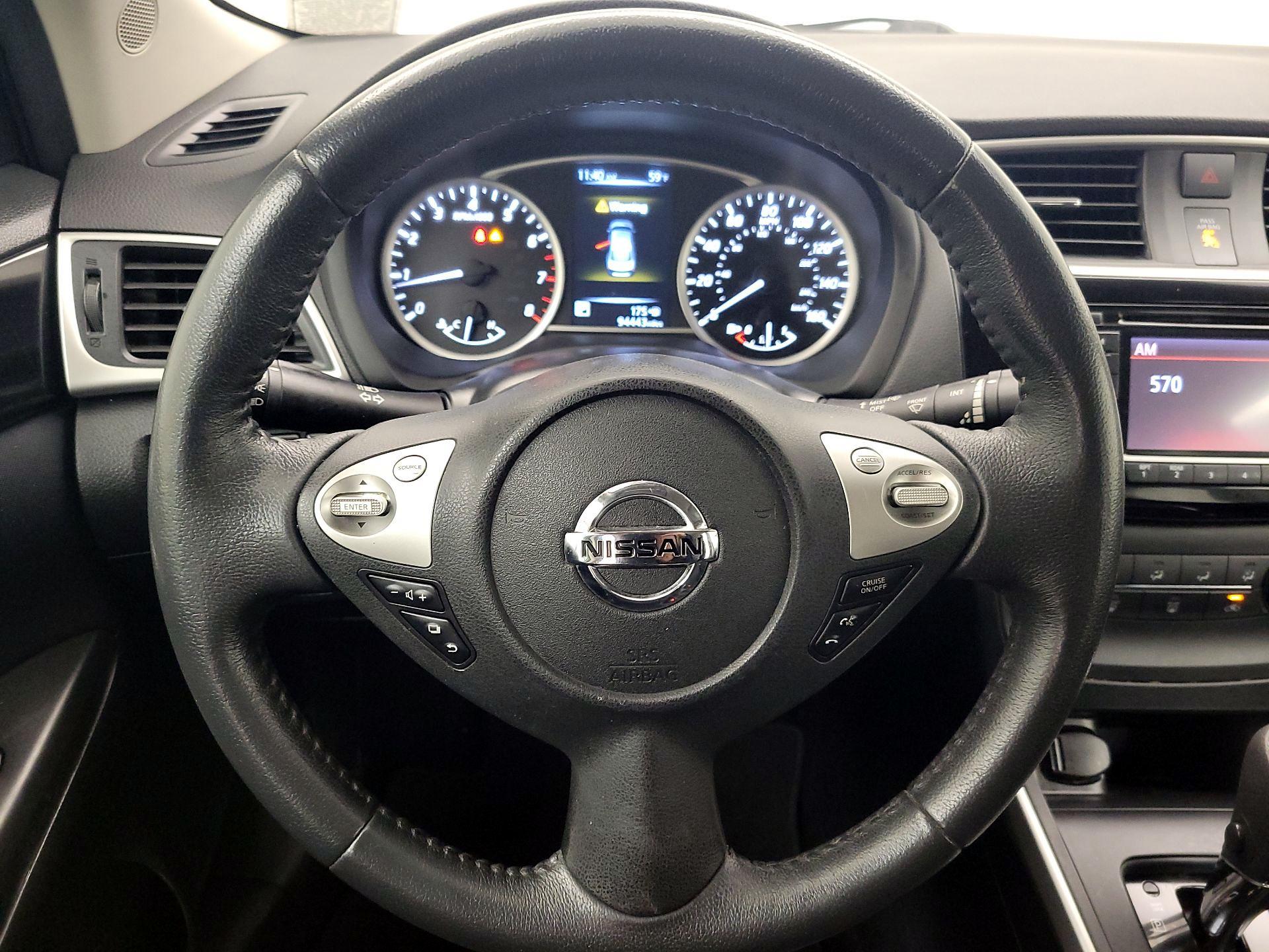 Thumbnail: 2017 Nissan Sentra - 10