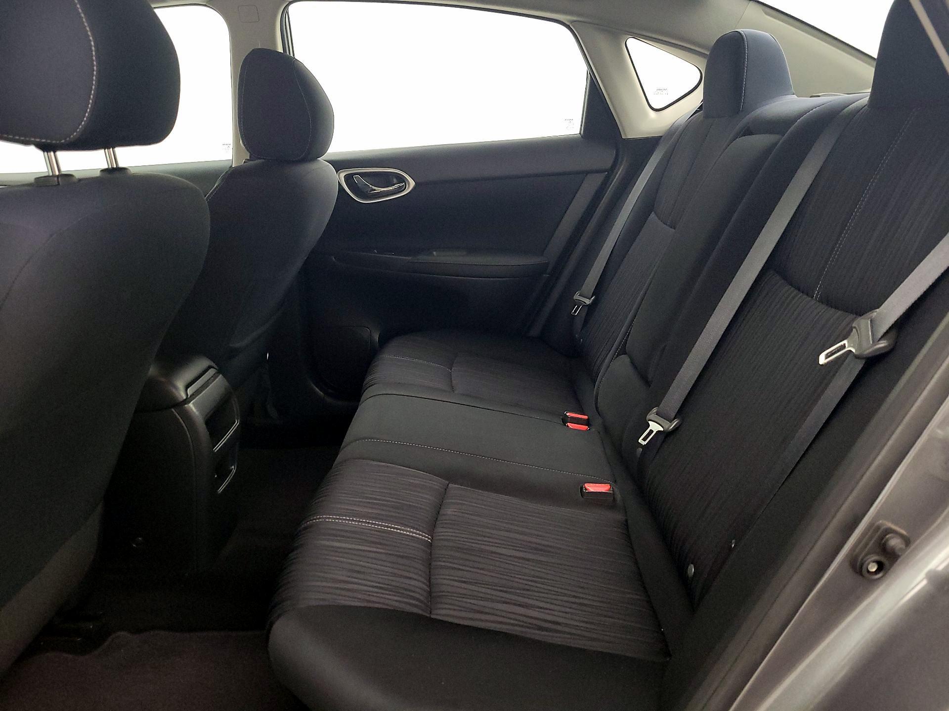 Thumbnail: 2017 Nissan Sentra - 18