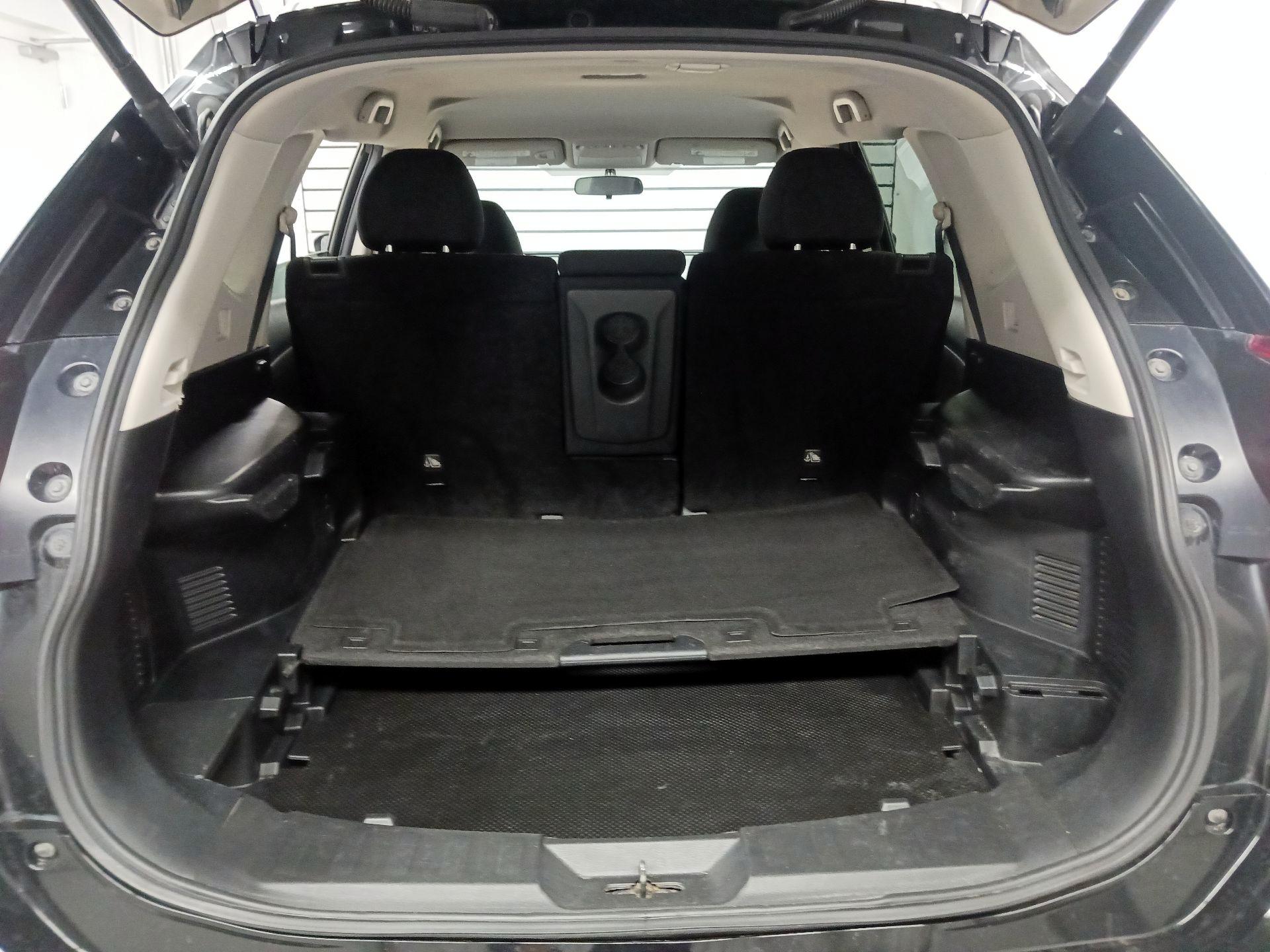 Thumbnail: 2017 Nissan Rogue - 17