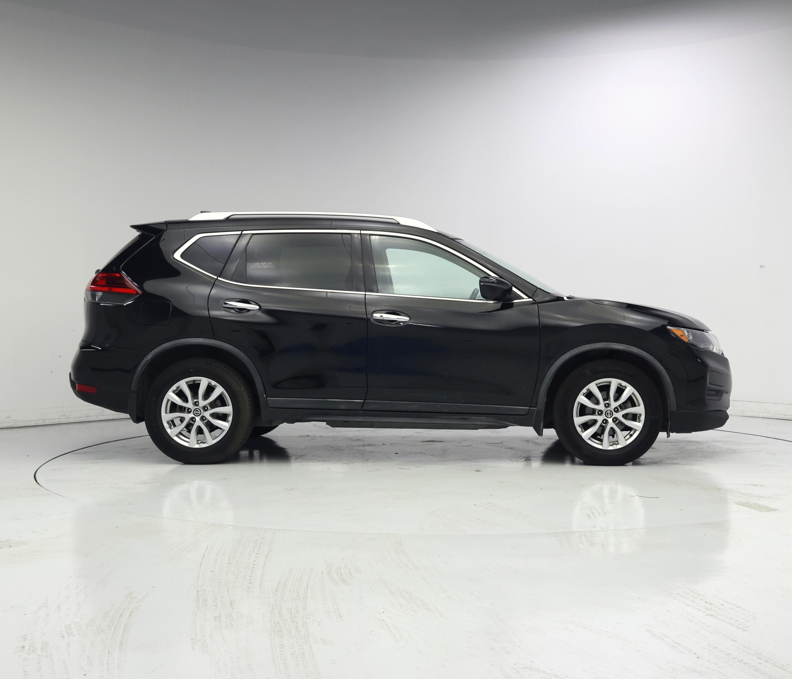 Thumbnail: 2017 Nissan Rogue - 7