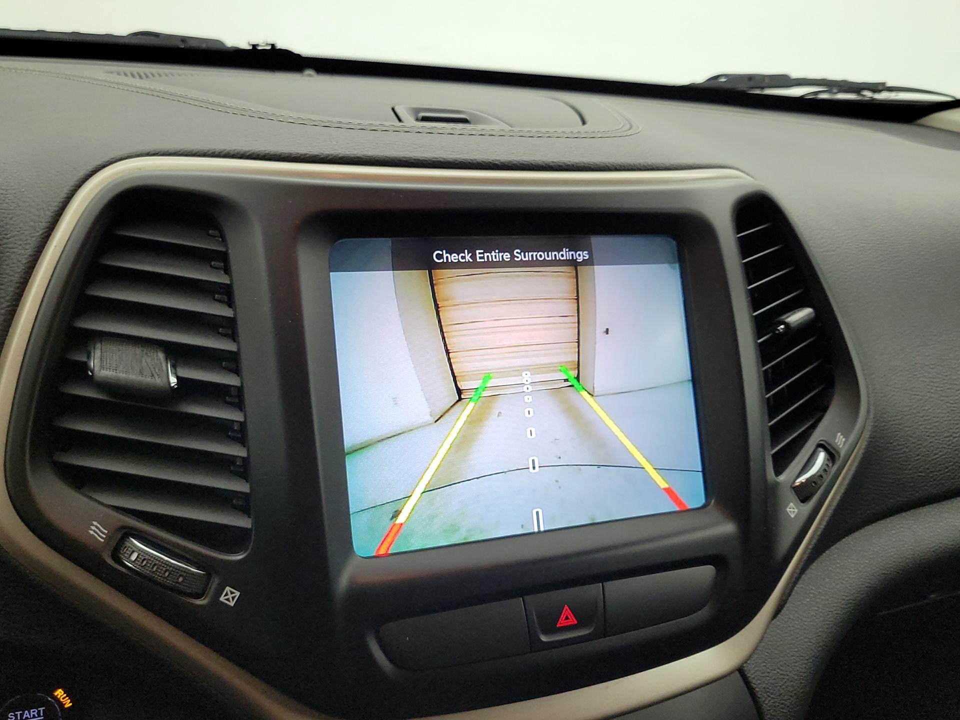 Thumbnail: 2015 Jeep Cherokee - 14