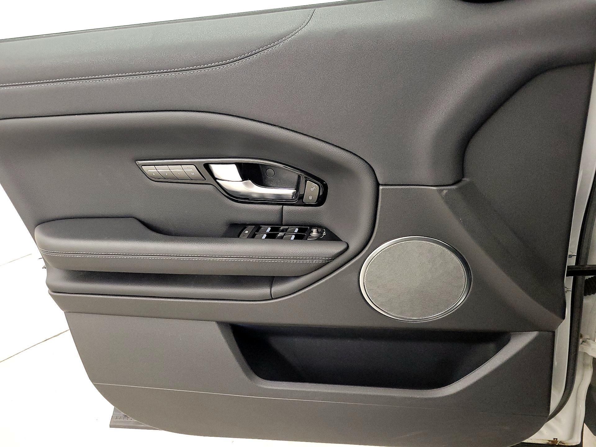 Thumbnail: 2019 Land Rover Range Rover Evoque - 12