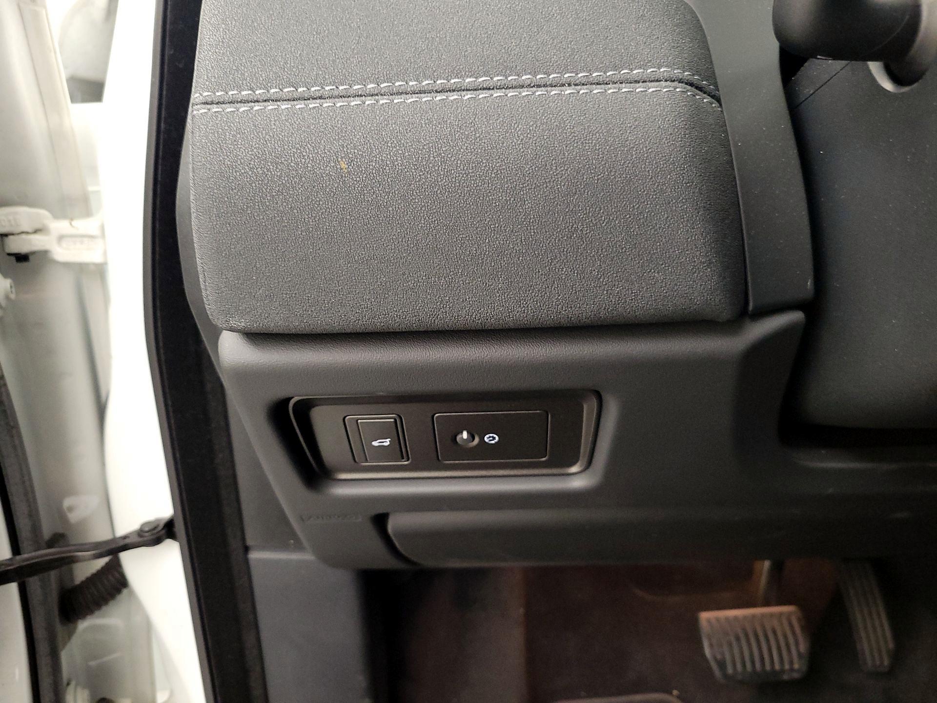 Thumbnail: 2019 Land Rover Range Rover Evoque - 13