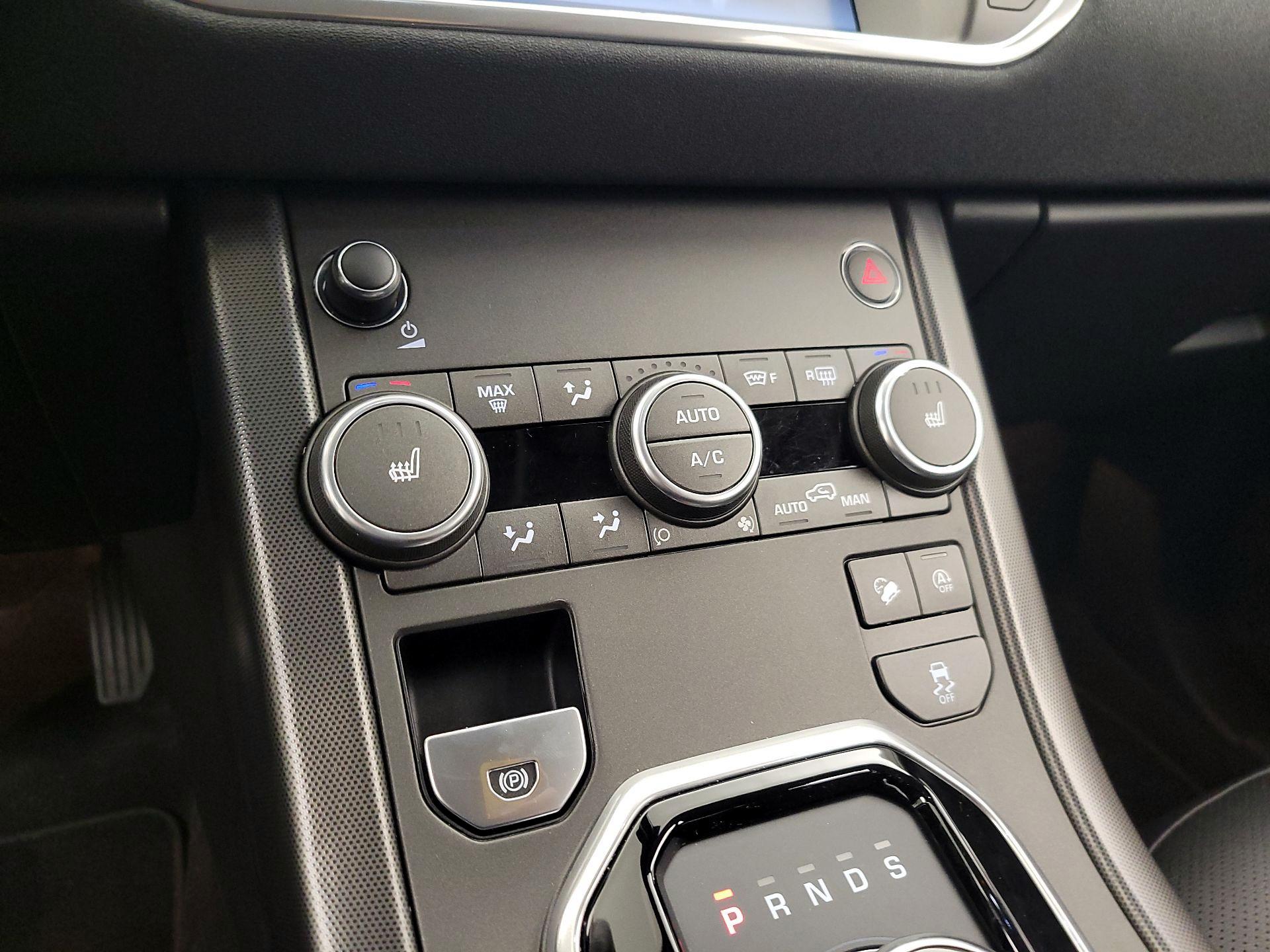 Thumbnail: 2019 Land Rover Range Rover Evoque - 16