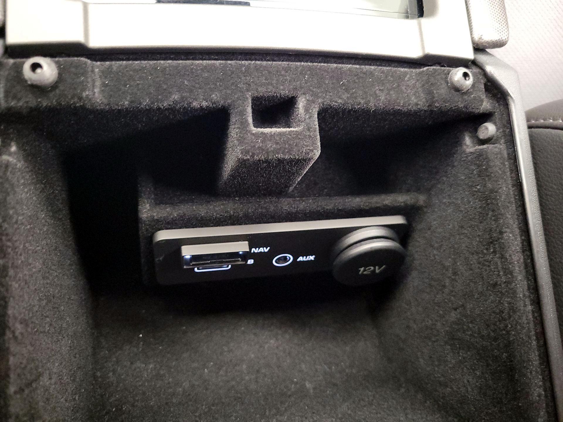 Thumbnail: 2019 Land Rover Range Rover Evoque - 18