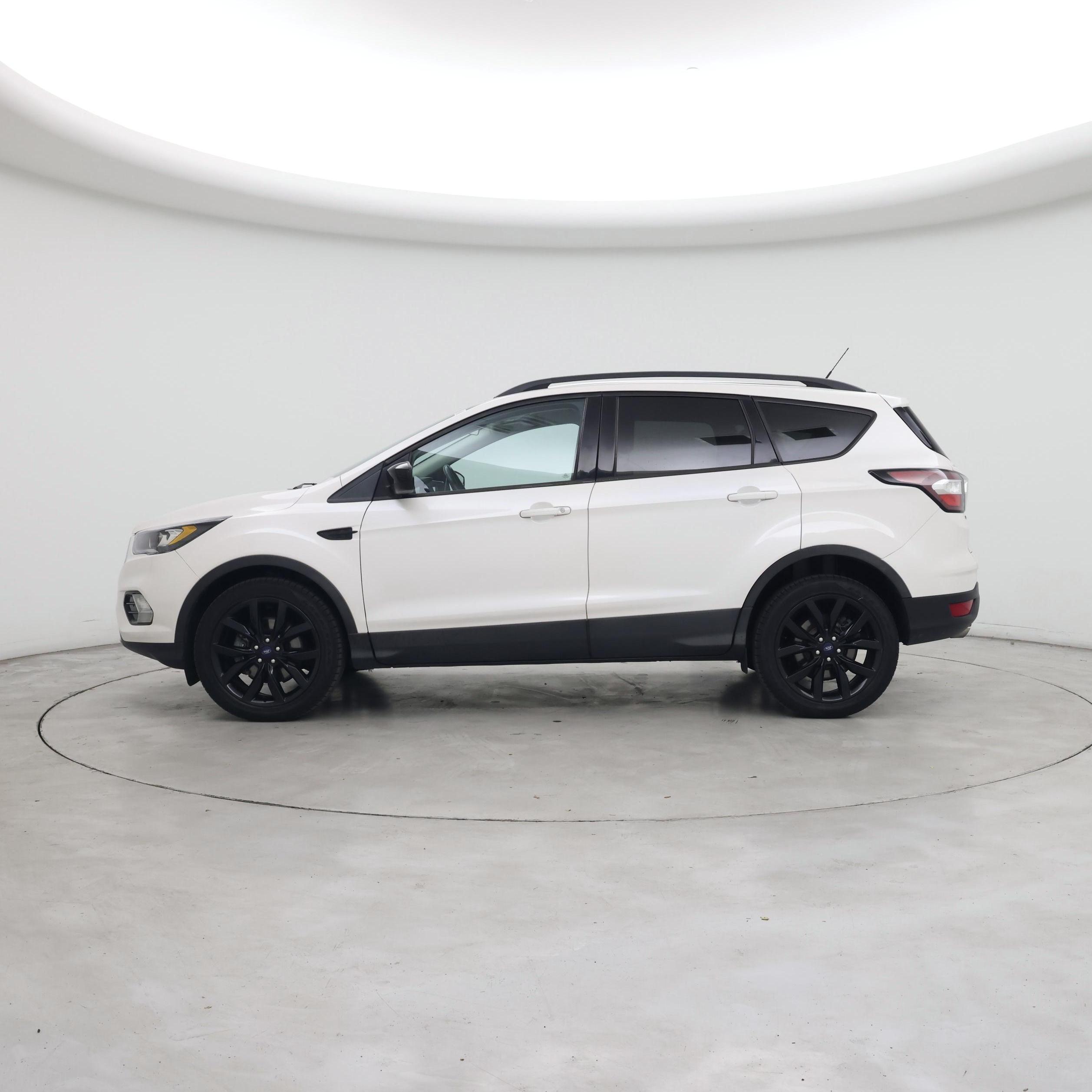 Thumbnail: 2018 Ford Escape - 3