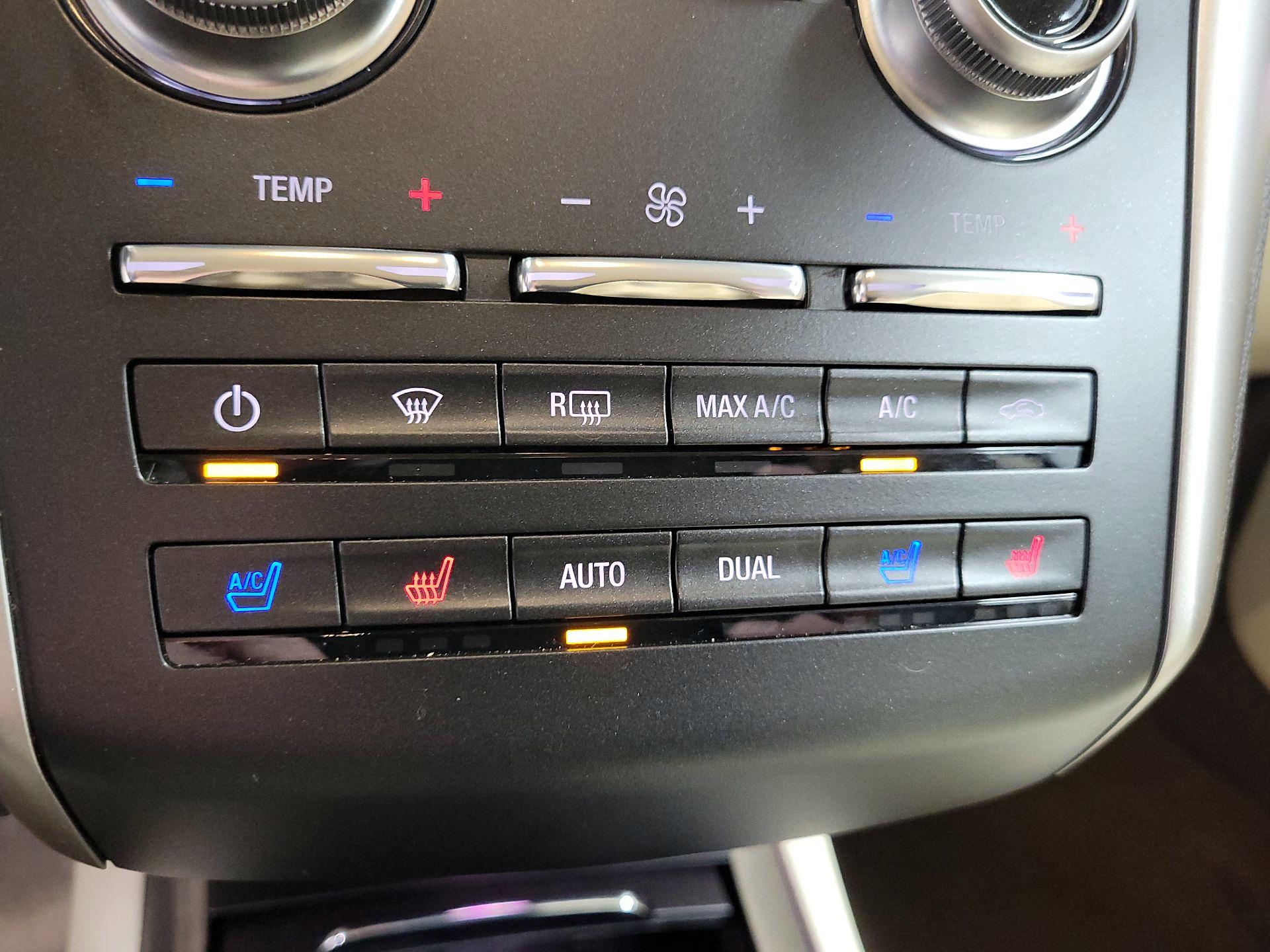 Thumbnail: 2015 Lincoln MKC - 16