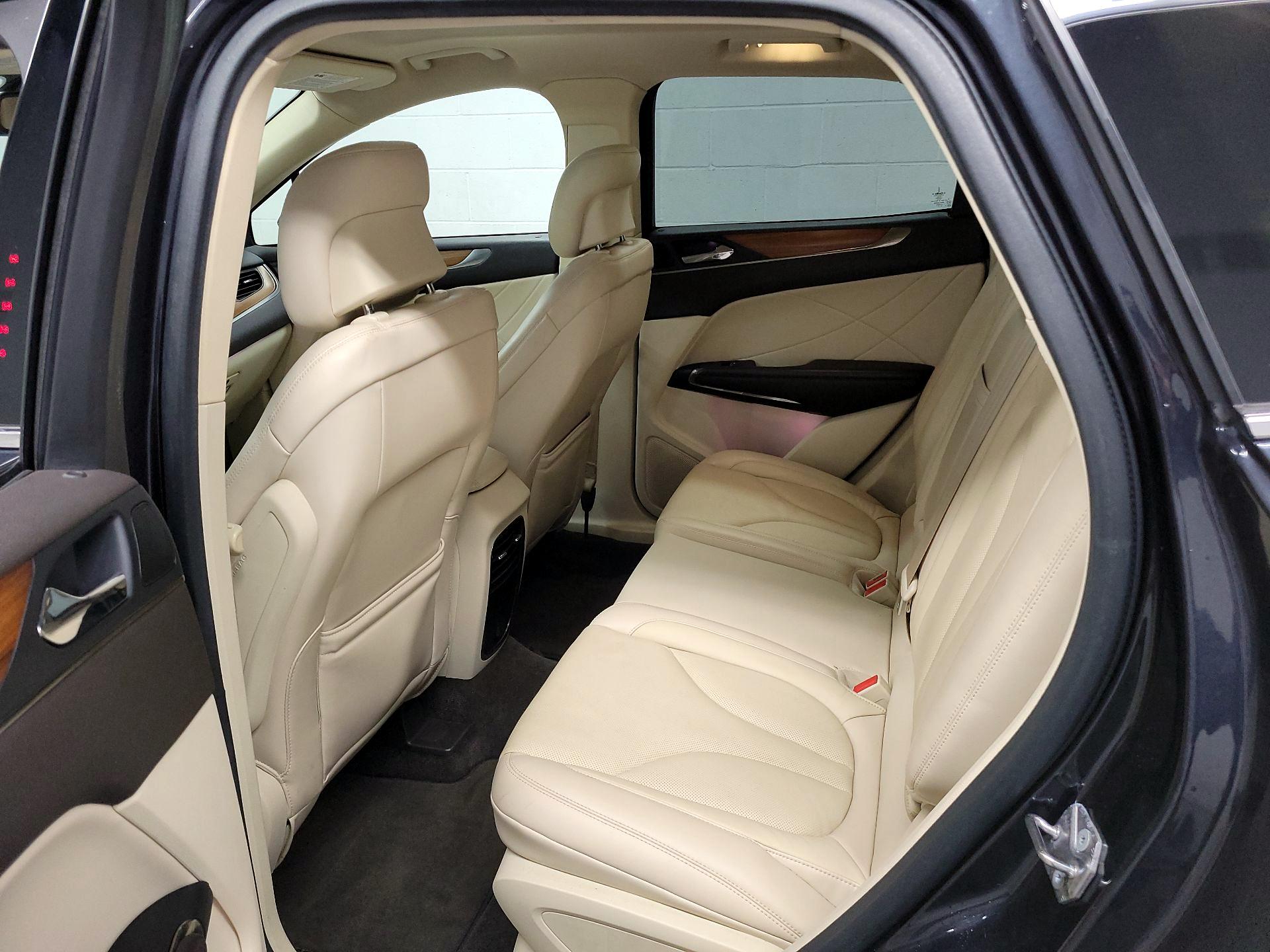 Thumbnail: 2015 Lincoln MKC - 20