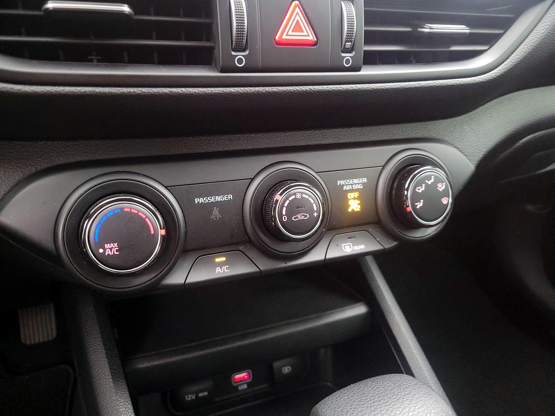 Thumbnail: 2024 Kia Forte - 16