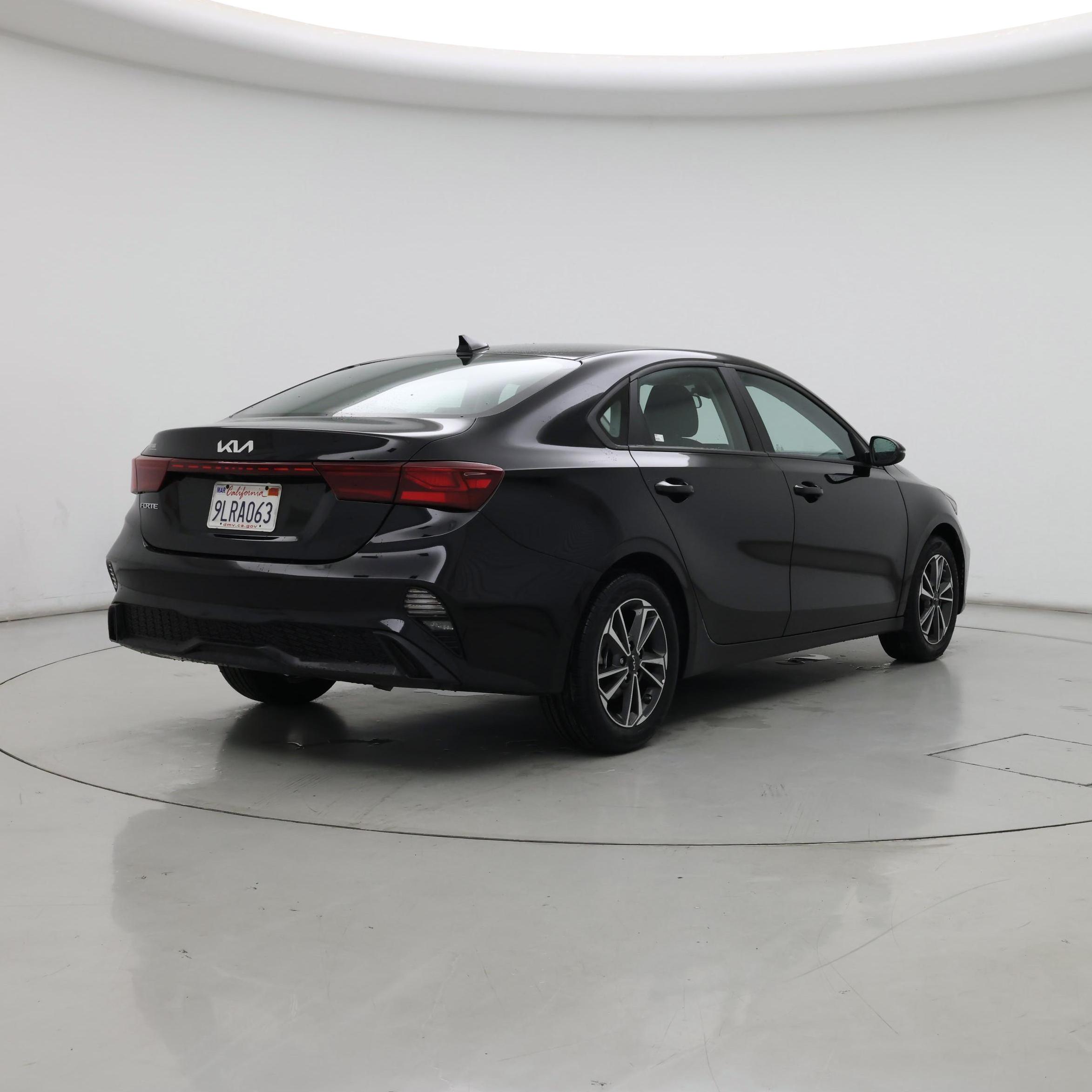 Thumbnail: 2024 Kia Forte - 8