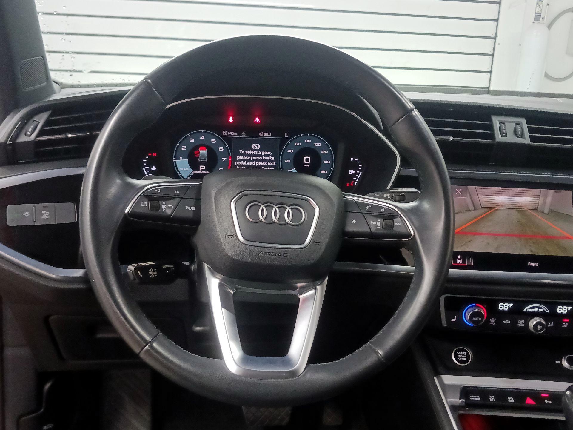 Thumbnail: 2023 Audi Q3 - 10