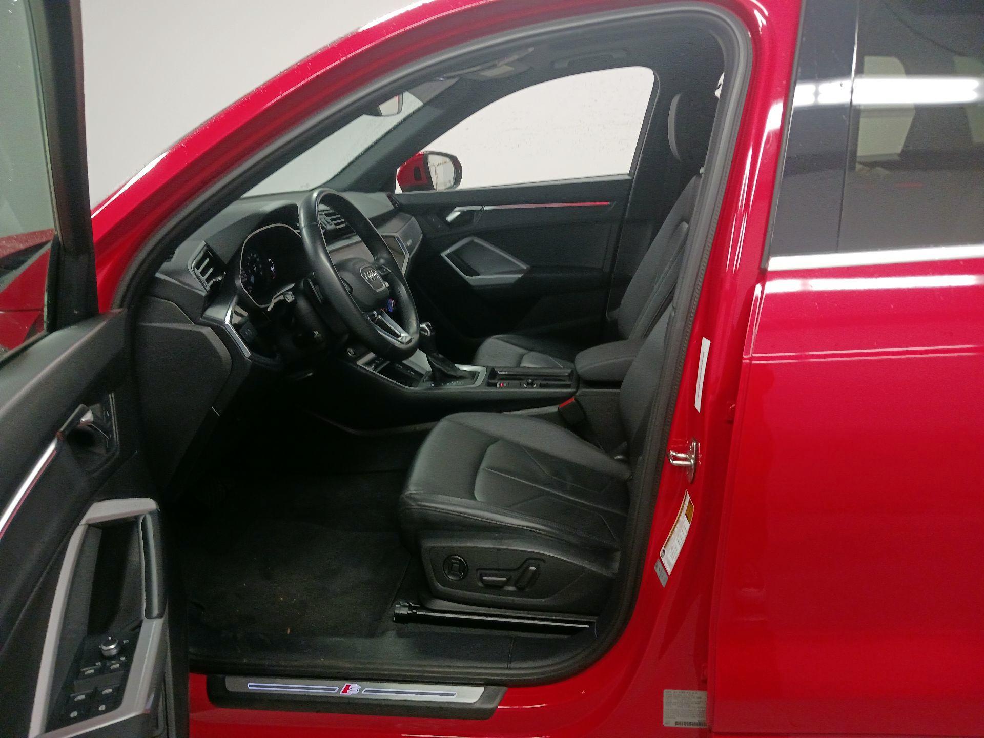 Thumbnail: 2023 Audi Q3 - 11