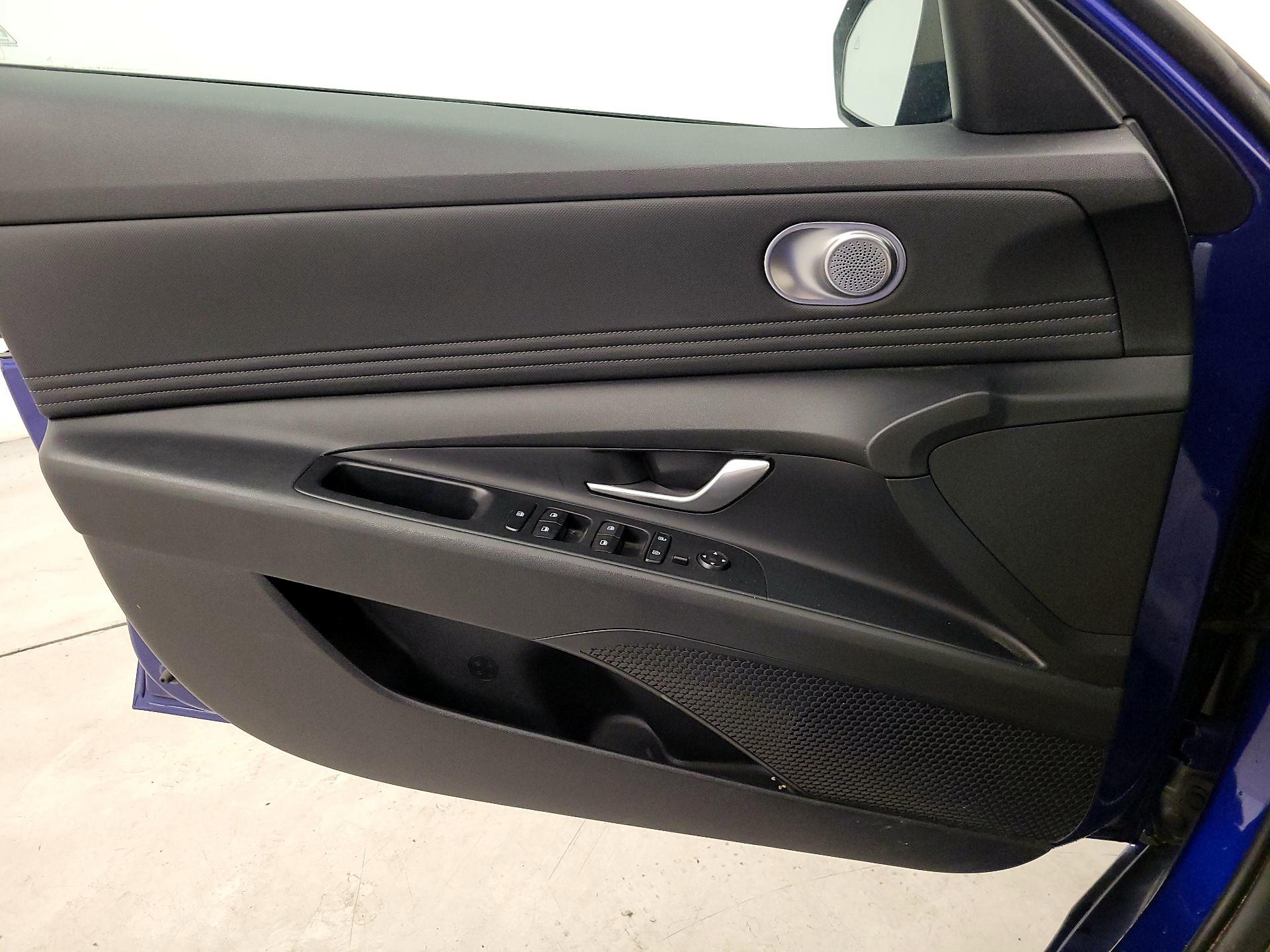 Thumbnail: 2023 Hyundai Elantra - 12