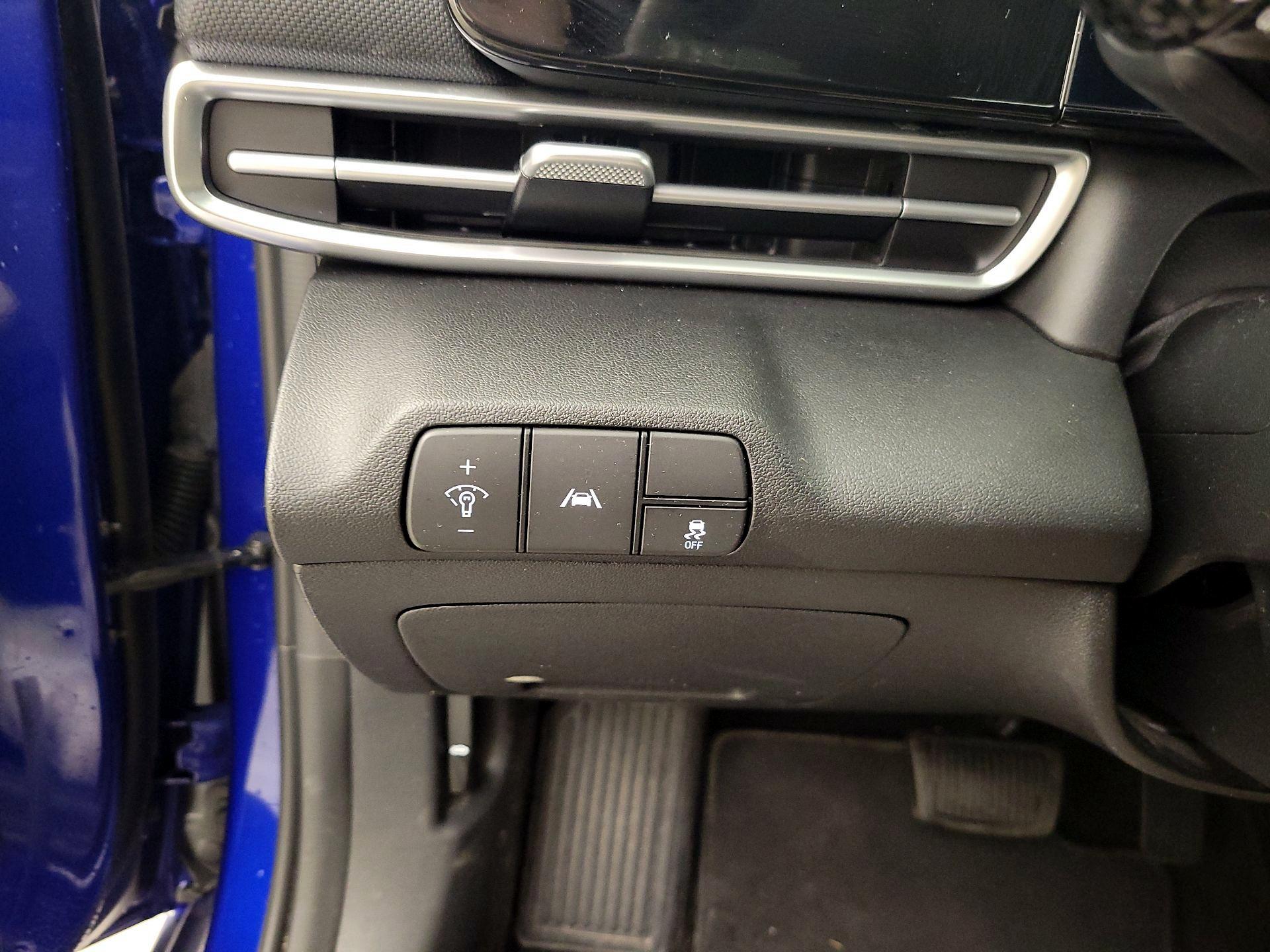 Thumbnail: 2023 Hyundai Elantra - 13