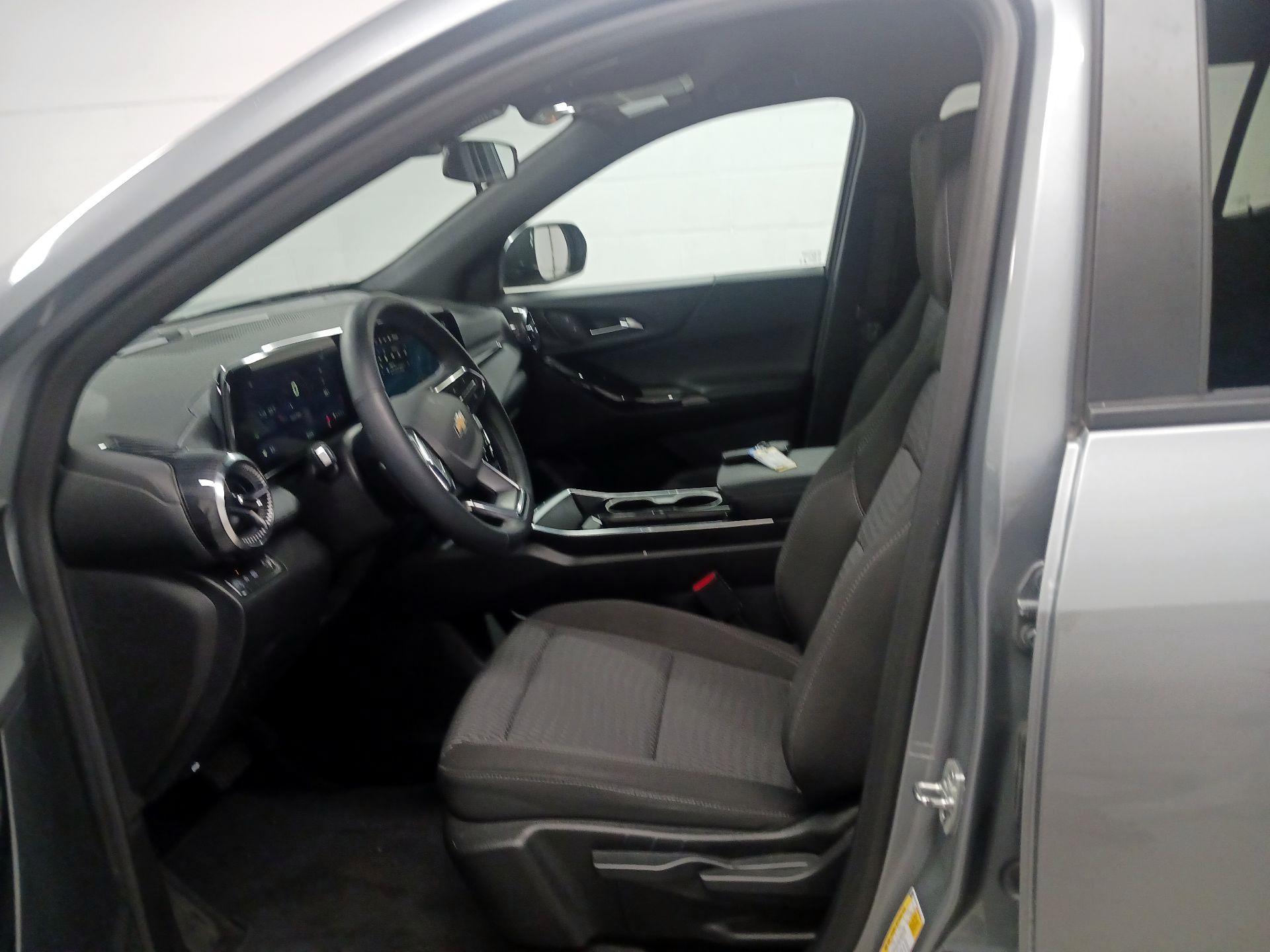 Thumbnail: 2025 Chevrolet Equinox - 11