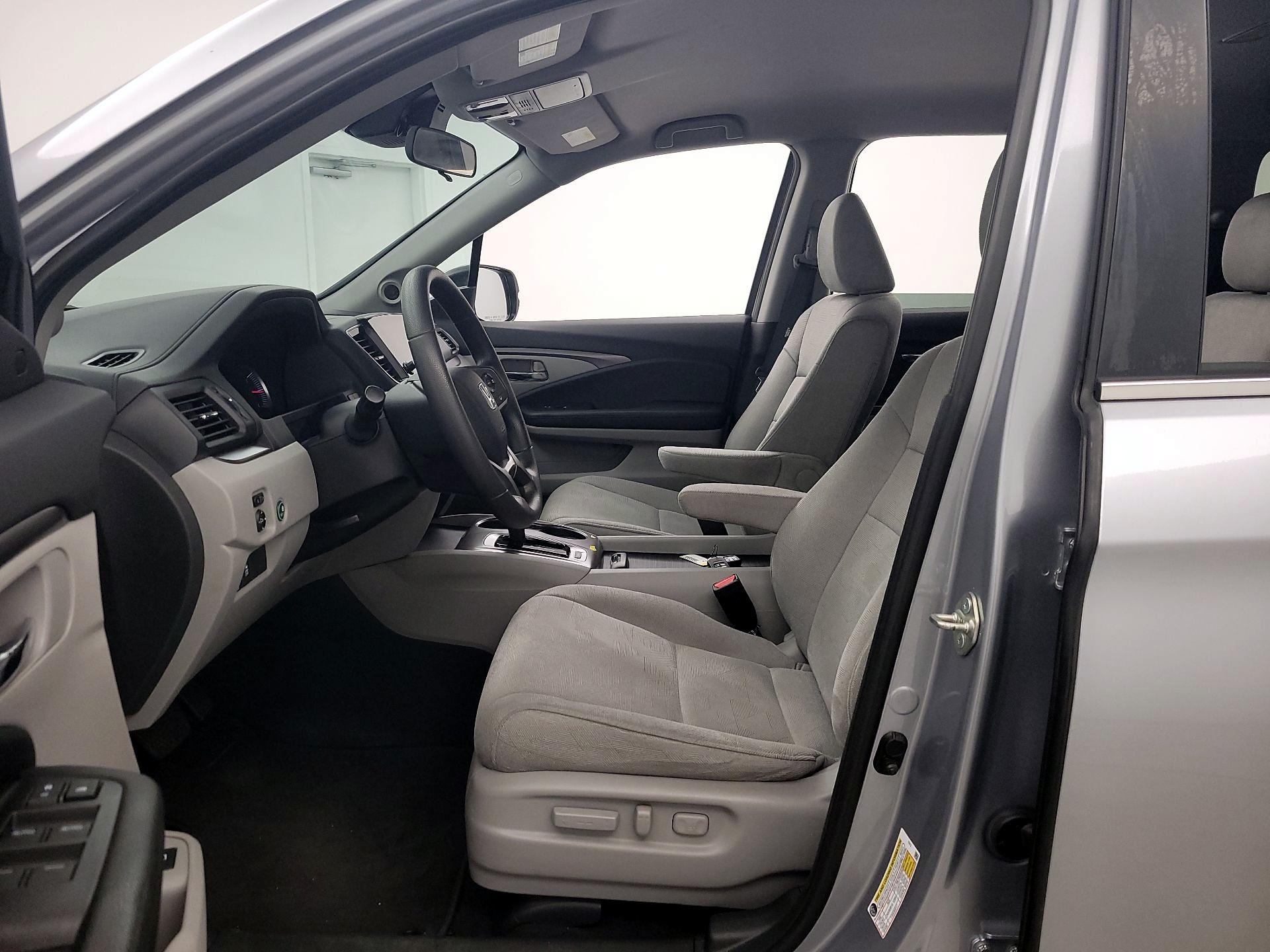 Thumbnail: 2019 Honda Pilot - 11