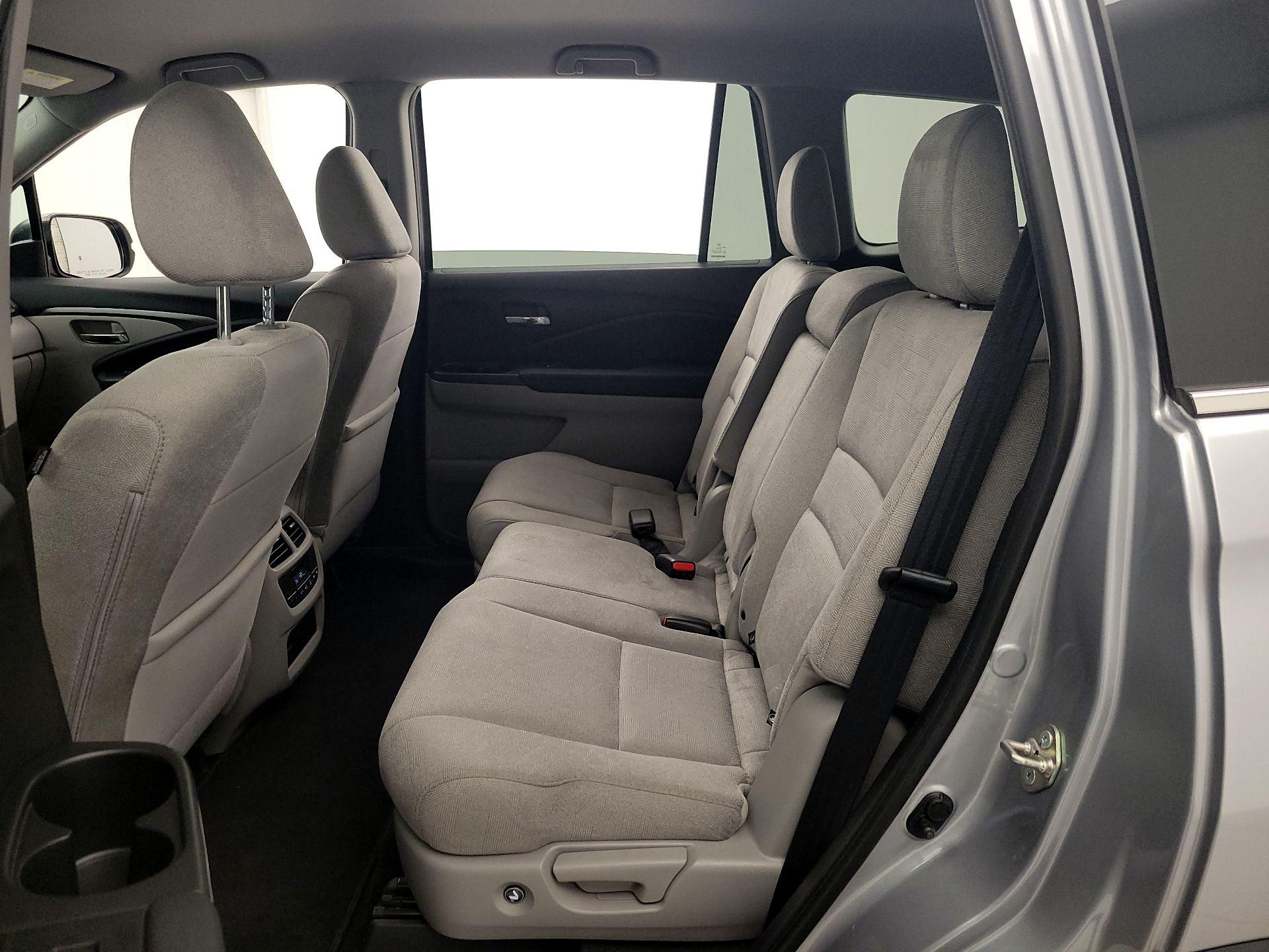 Thumbnail: 2019 Honda Pilot - 19