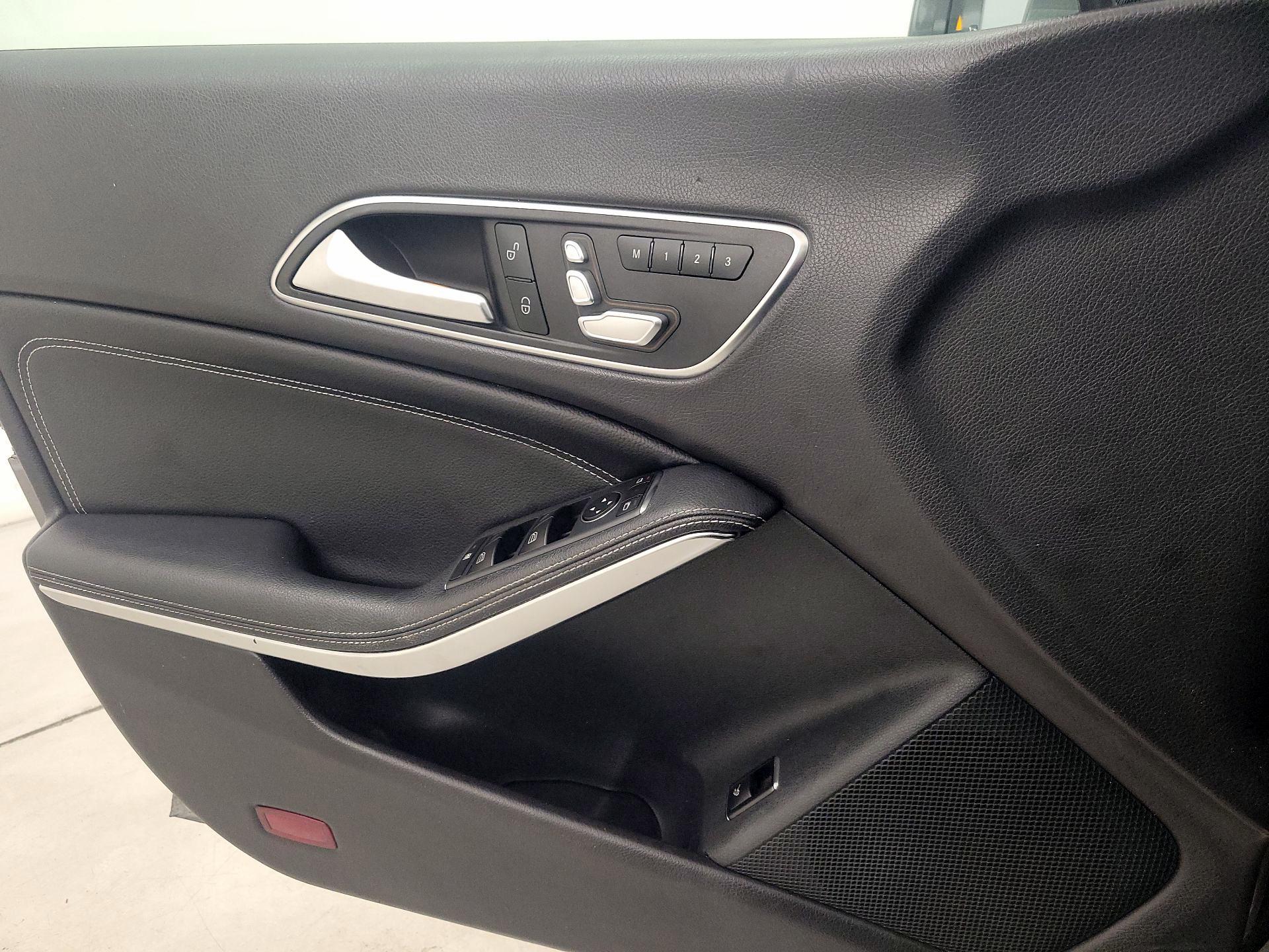 Thumbnail: 2019 Mercedes-Benz CLA - 12