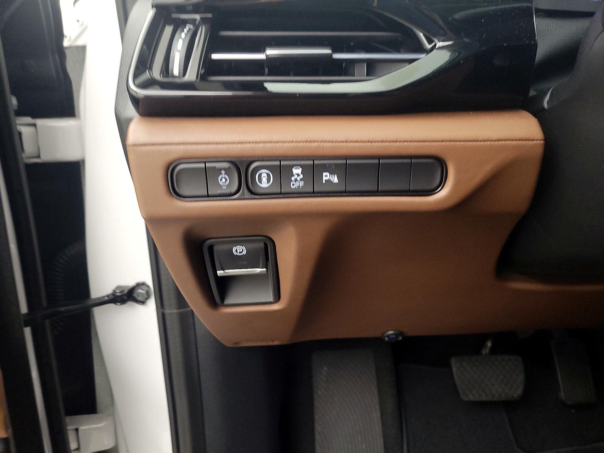 Thumbnail: 2025 Acura MDX - 13