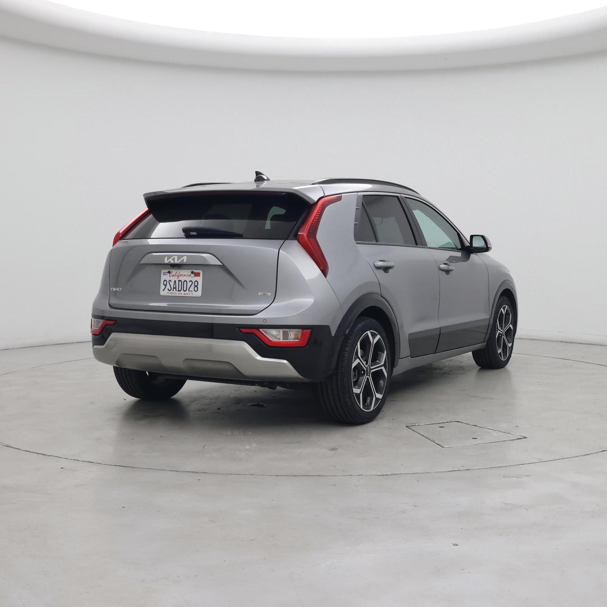 Thumbnail: 2023 Kia Niro - 8