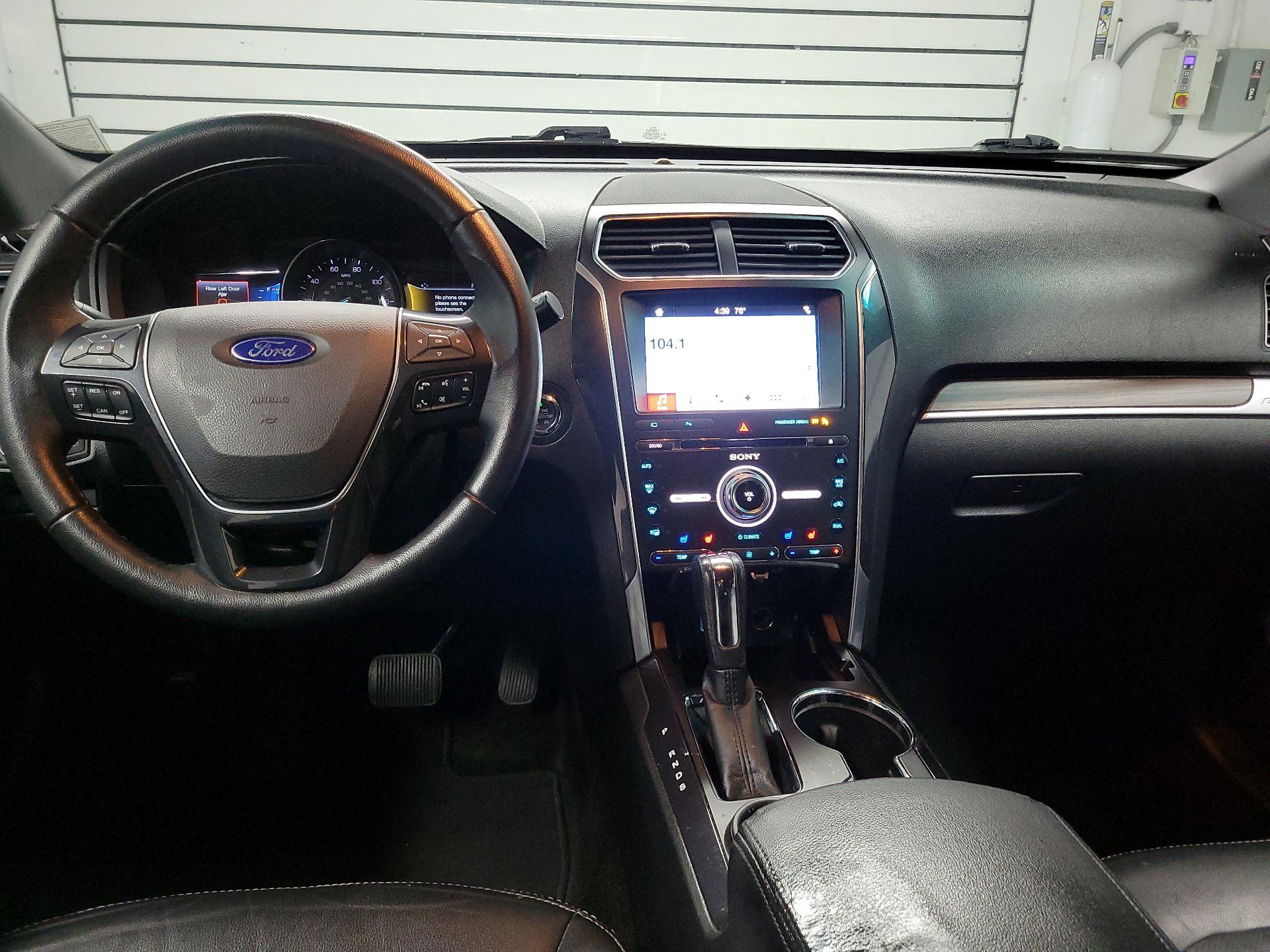Thumbnail: 2017 Ford Explorer - 9