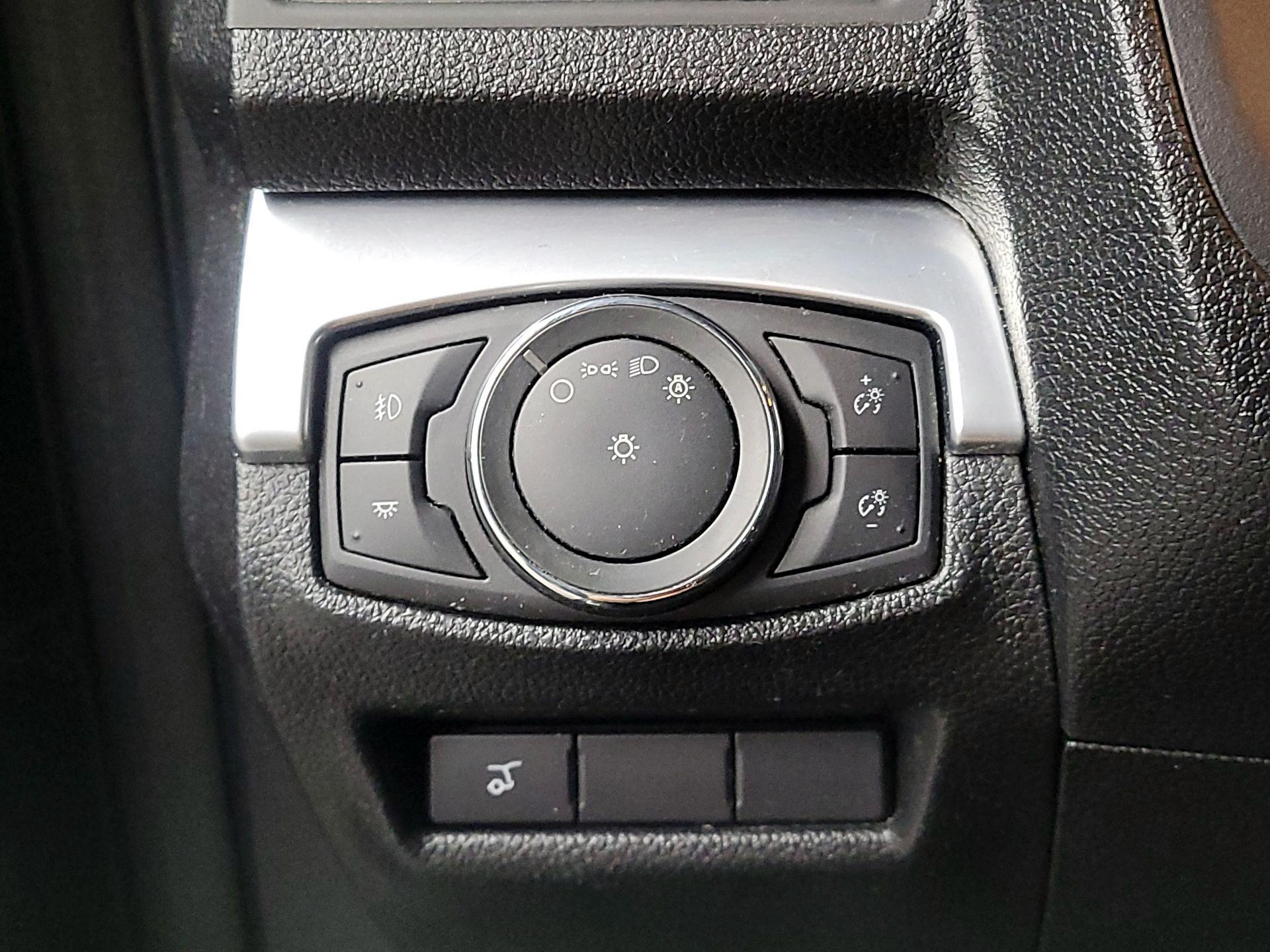 Thumbnail: 2017 Ford Explorer - 13