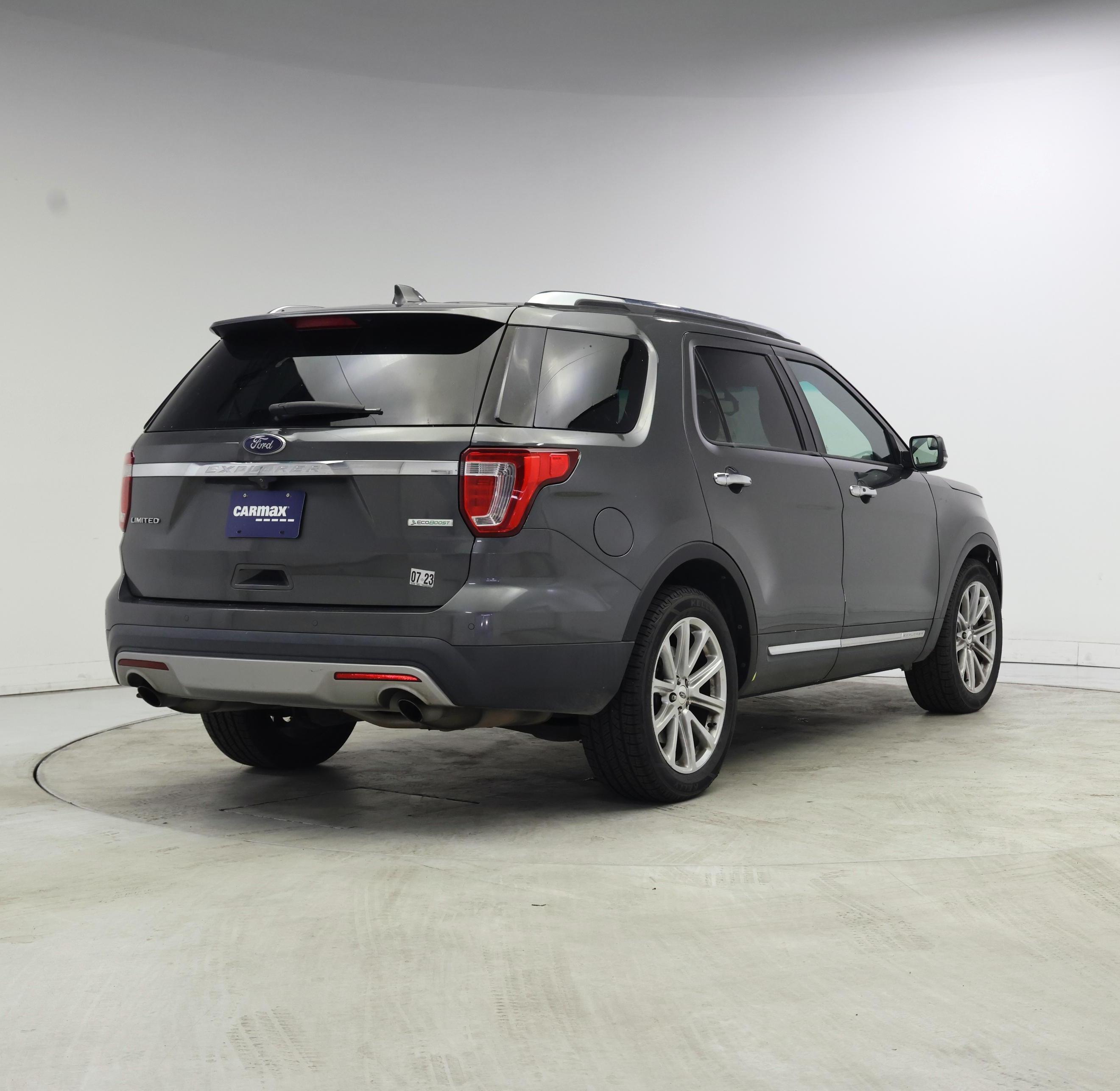 Thumbnail: 2017 Ford Explorer - 8