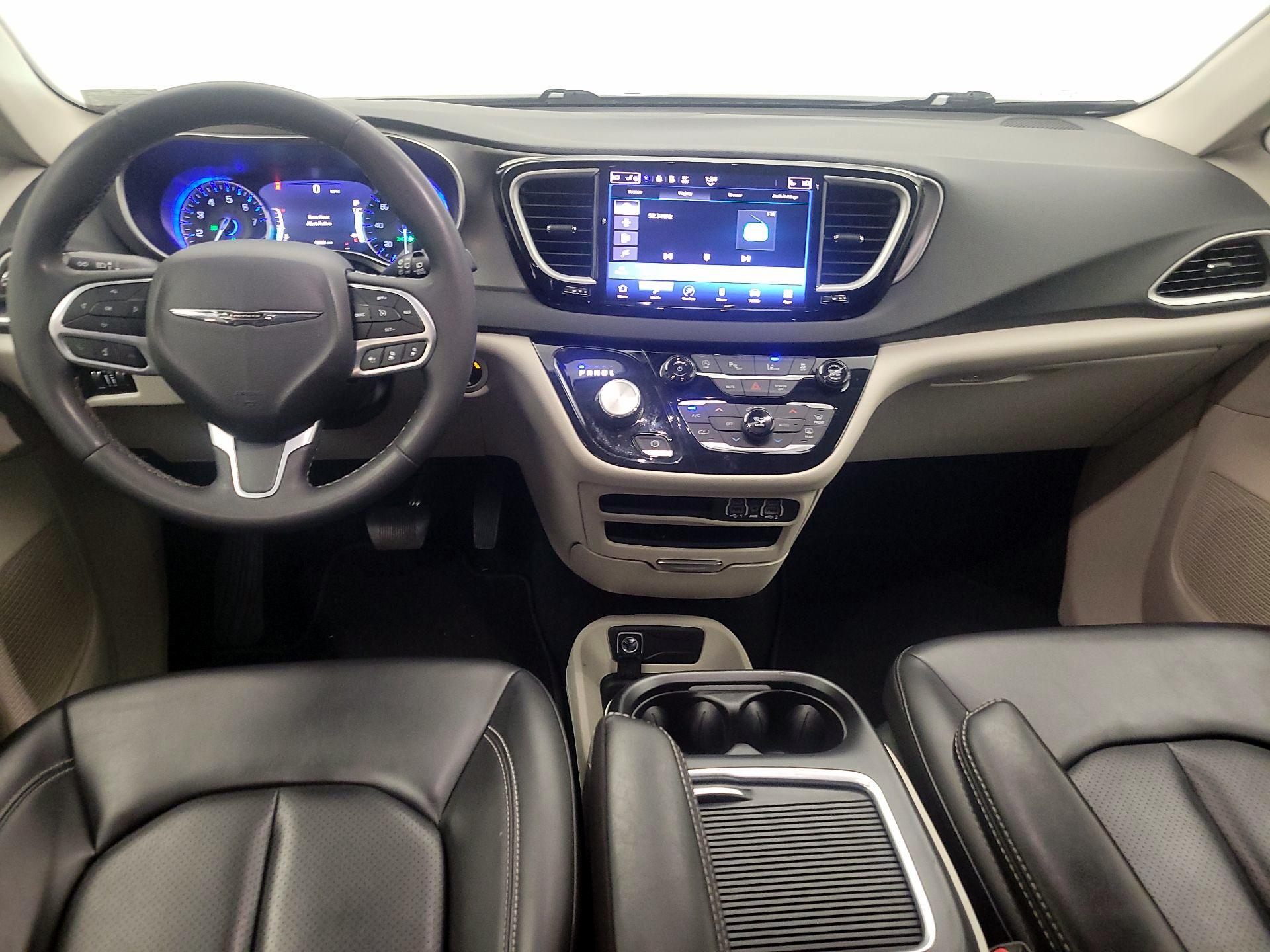 Thumbnail: 2023 Chrysler Pacifica - 9