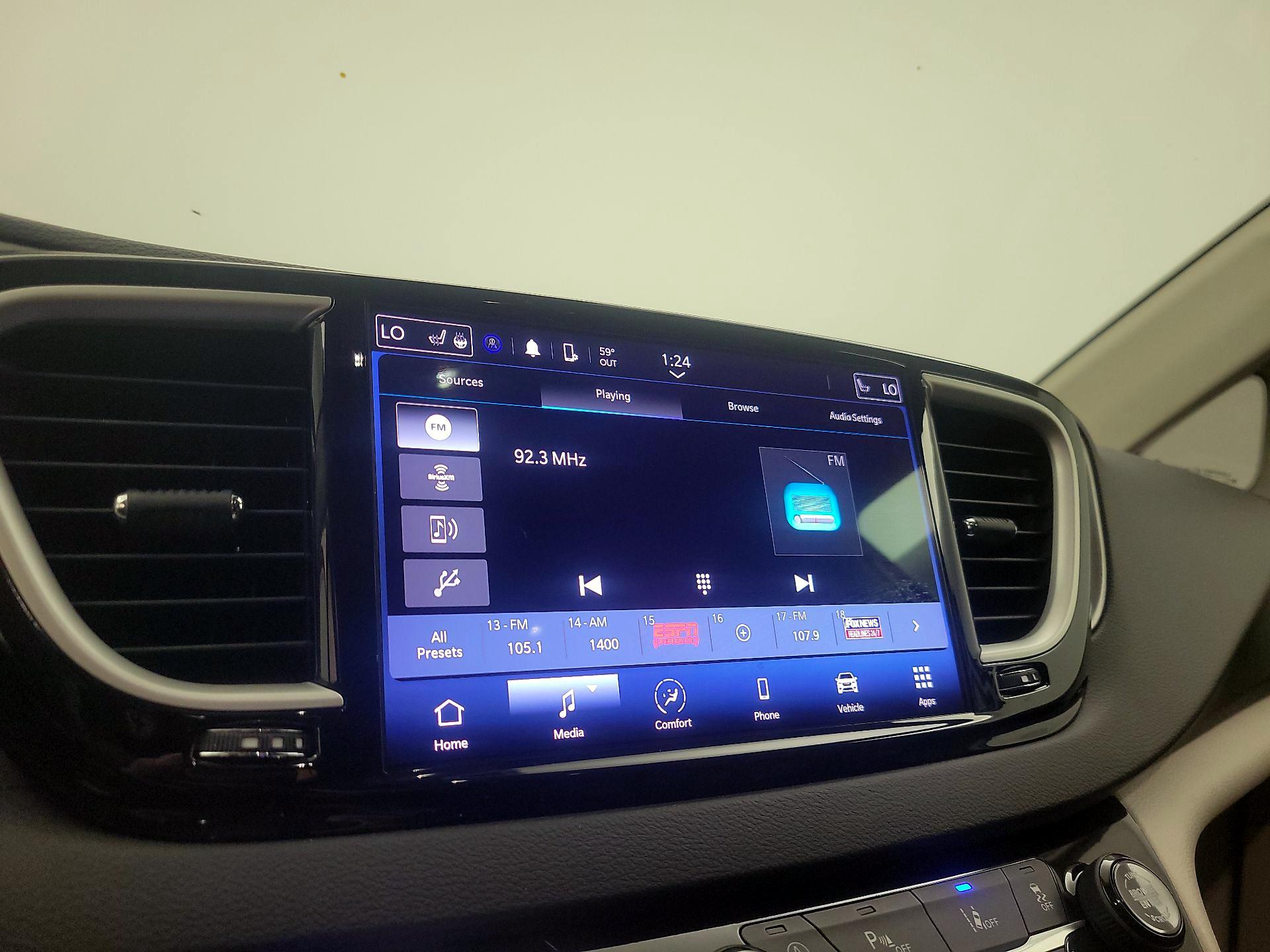 Thumbnail: 2023 Chrysler Pacifica - 15