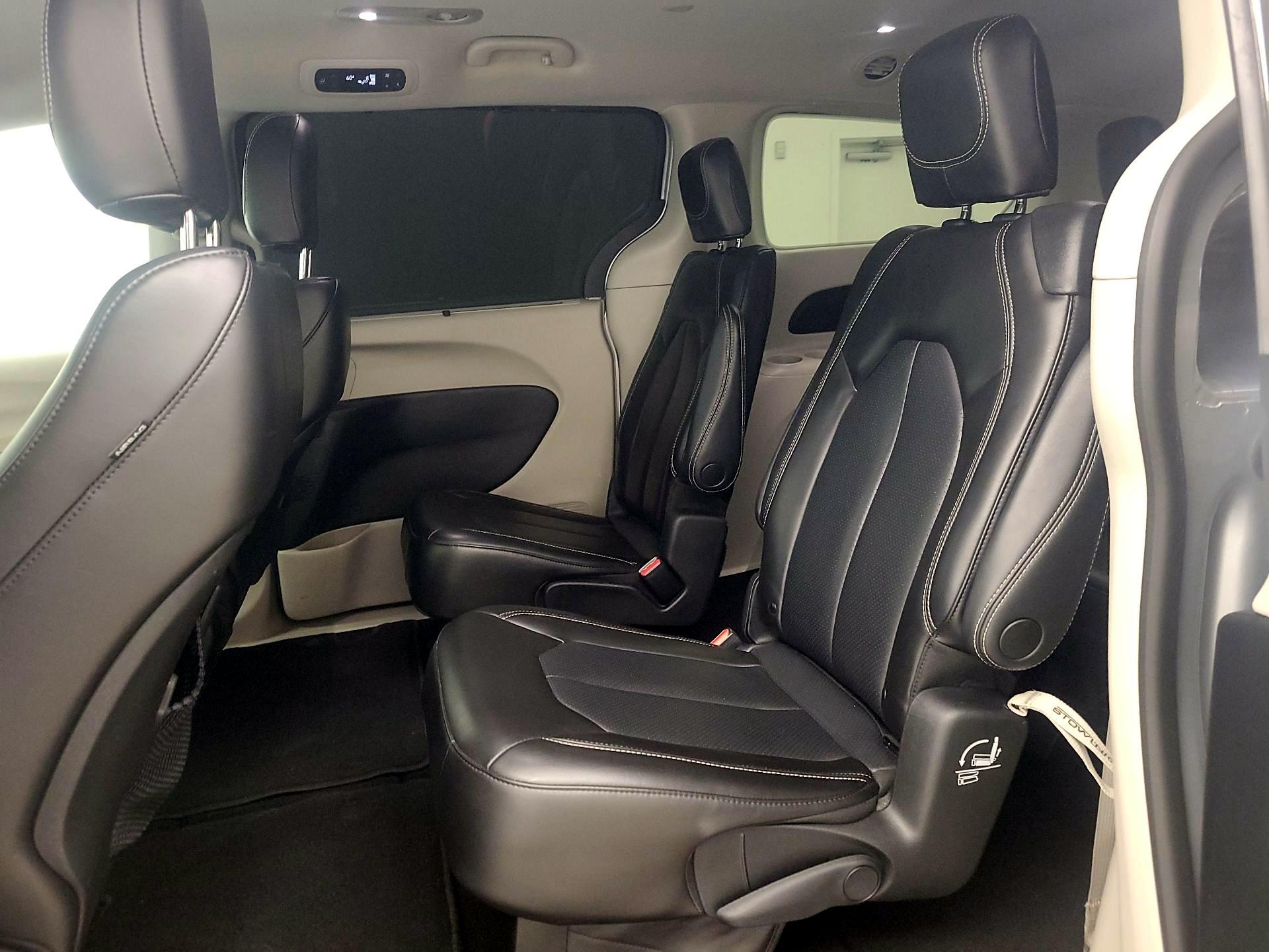 Thumbnail: 2023 Chrysler Pacifica - 19