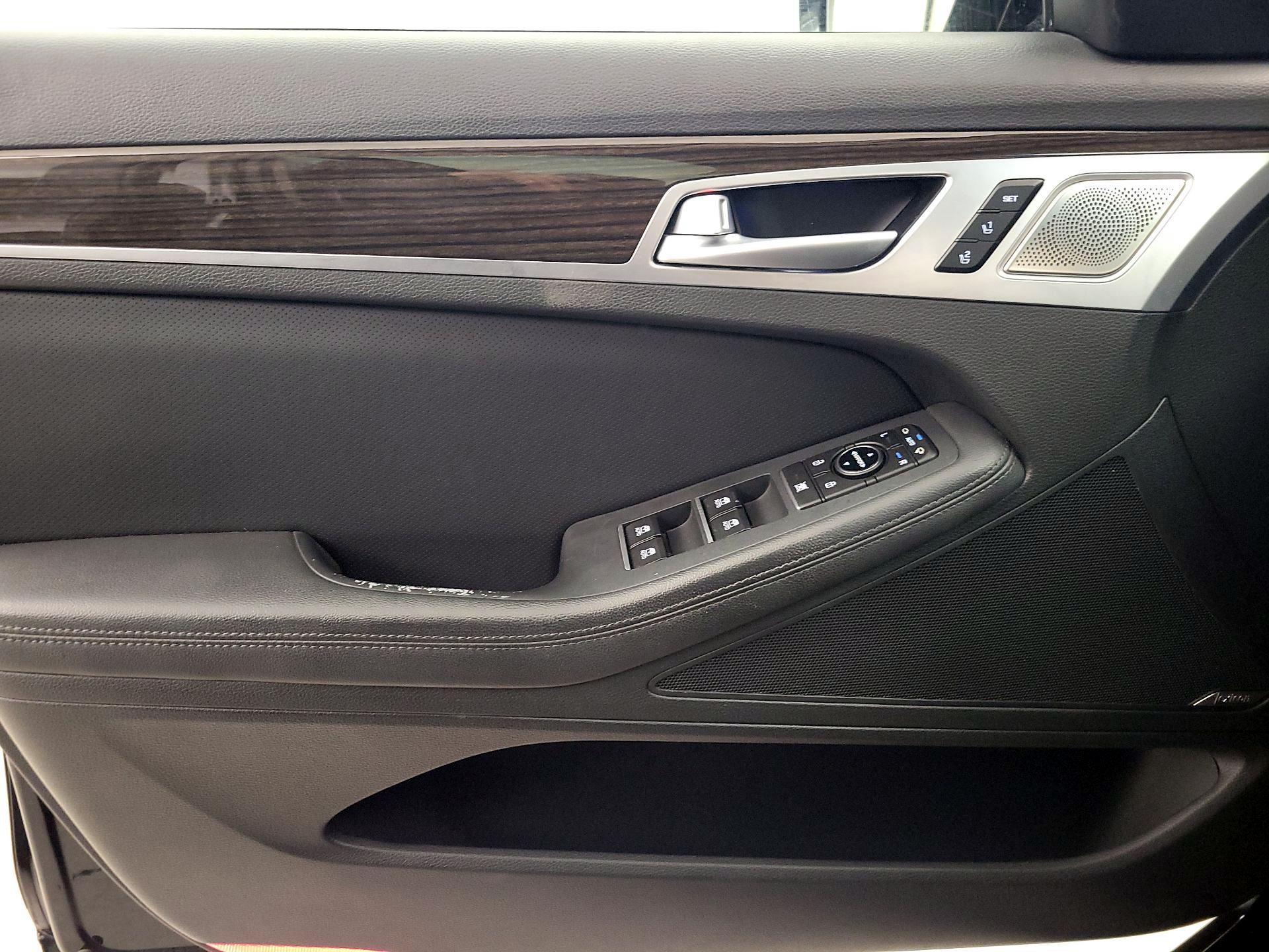 Thumbnail: 2018 Genesis G80 - 12