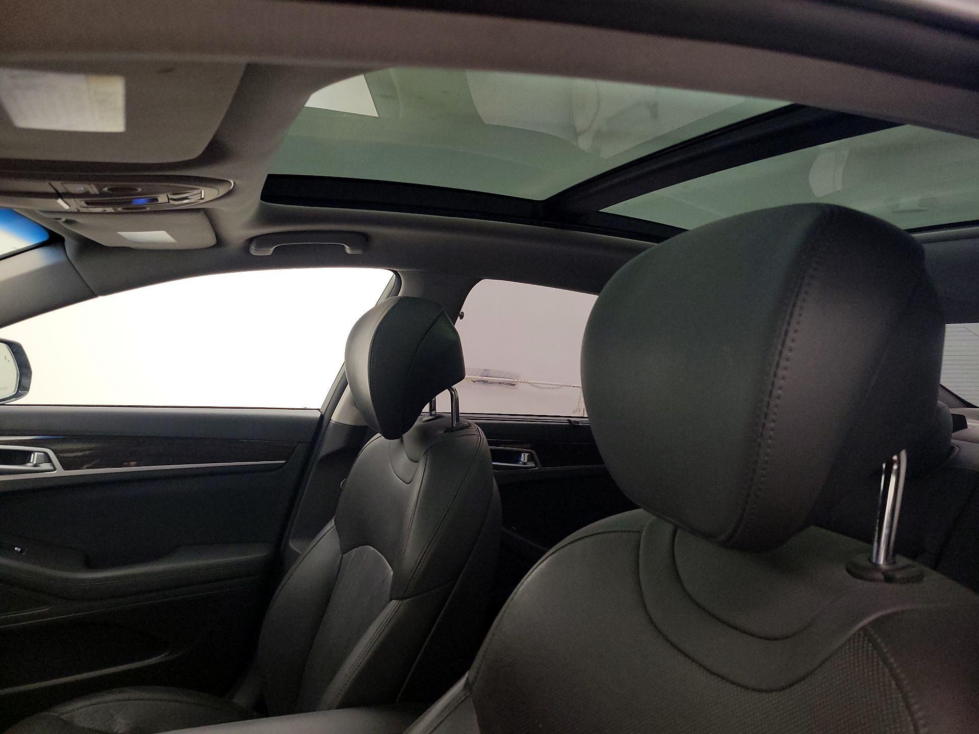 Thumbnail: 2018 Genesis G80 - 20