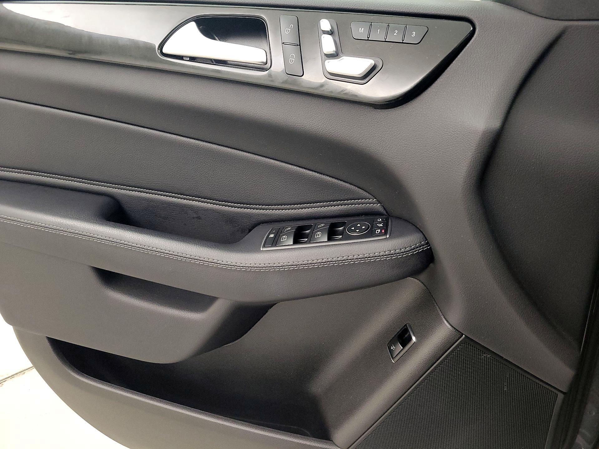 Thumbnail: 2019 Mercedes-Benz GLS - 12