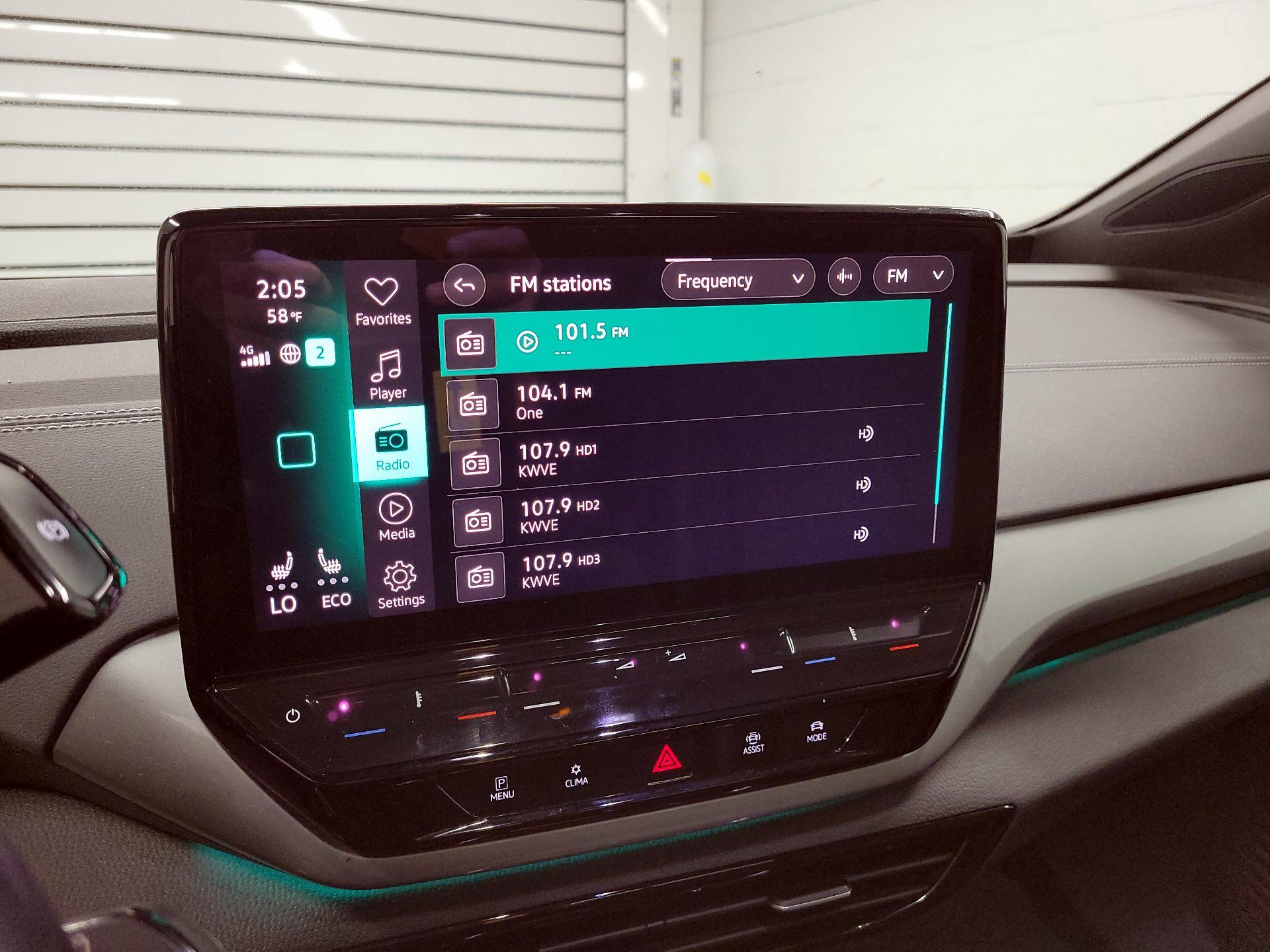 Thumbnail: 2023 Volkswagen ID.4 - 16