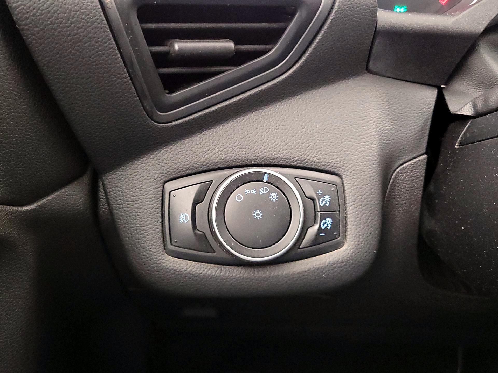 Thumbnail: 2015 Ford Escape - 13