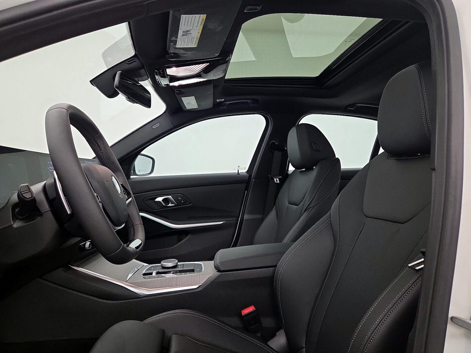 2026 BMW 3 Series 330i - Photo 21