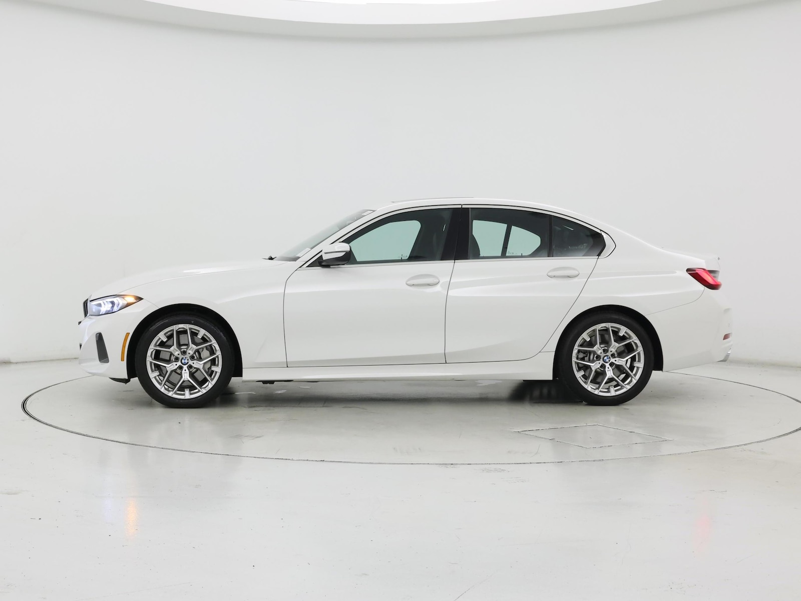2026 BMW 3 Series 330i - Photo 4