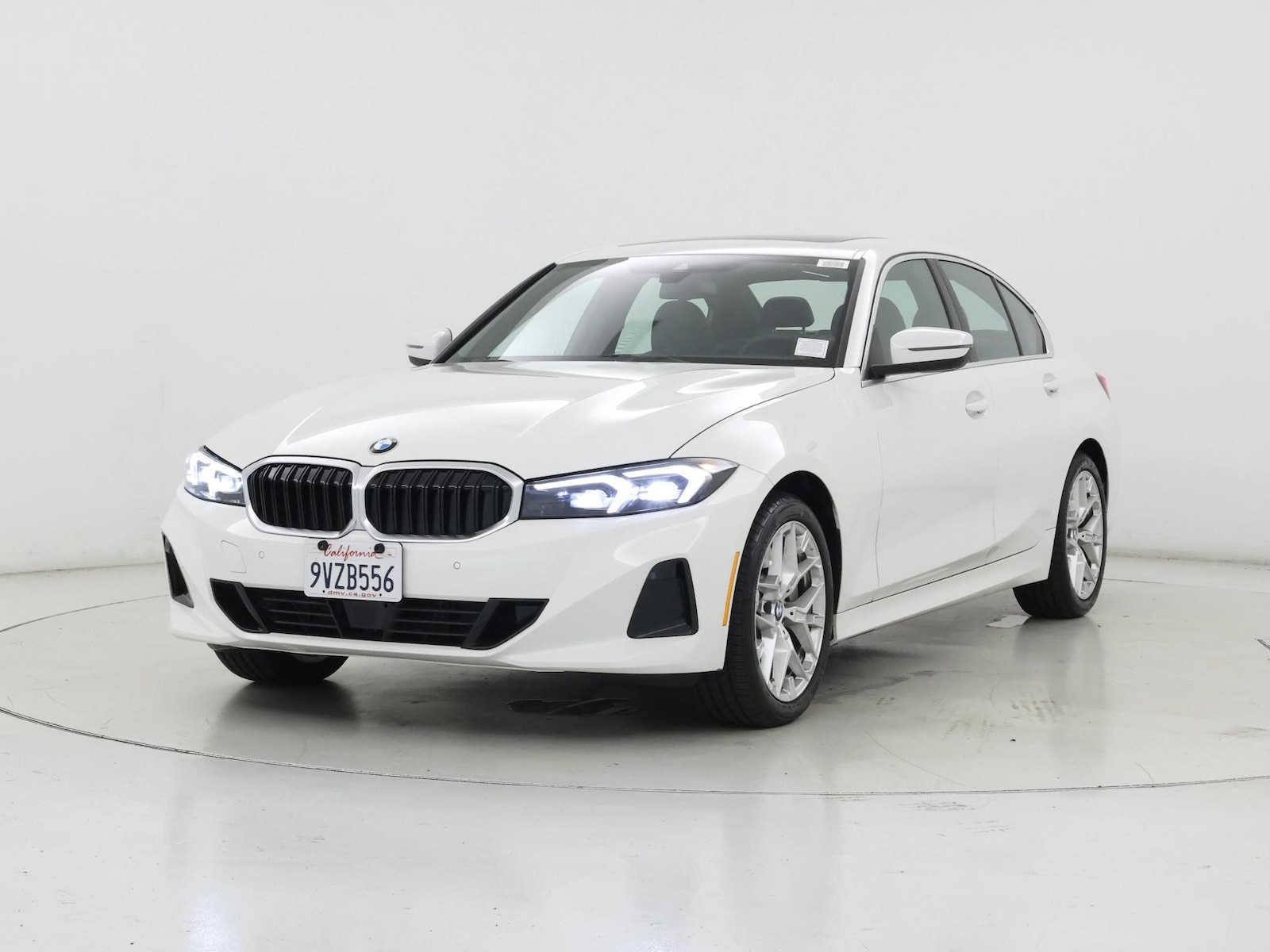 2026 BMW 3 Series 330i - Photo 5