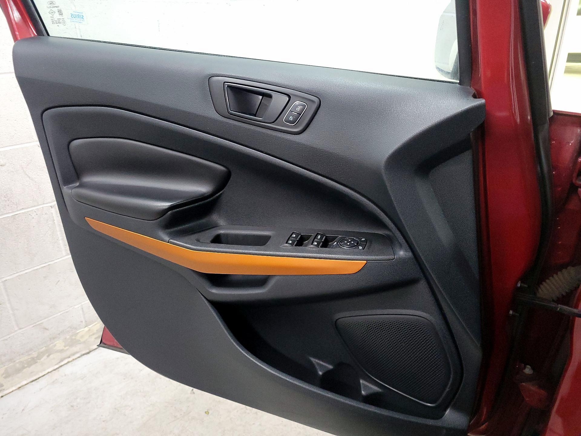 Thumbnail: 2018 Ford EcoSport - 12